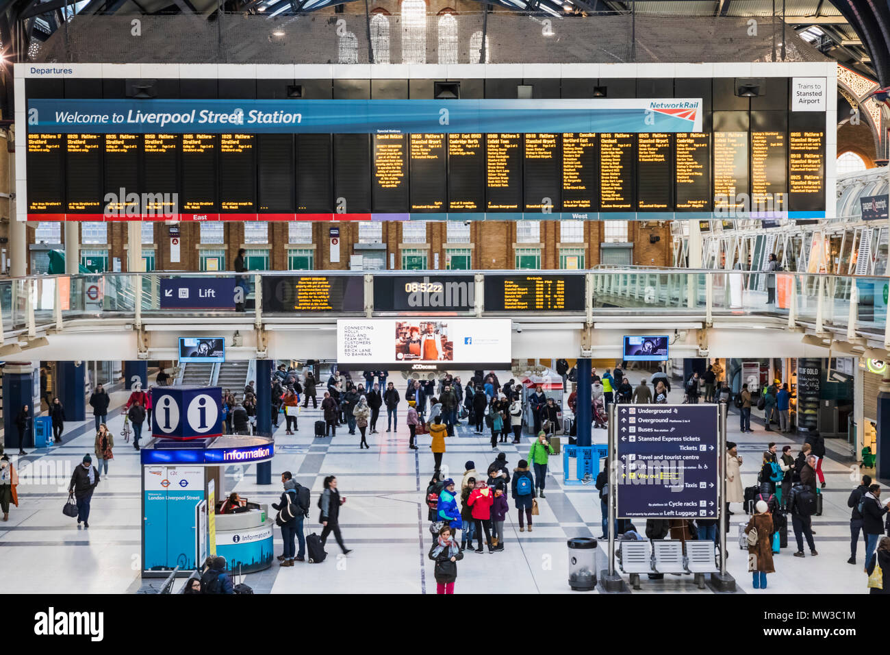 England, London, Liverpool Street Station, die Bahnhofshalle Stockfoto