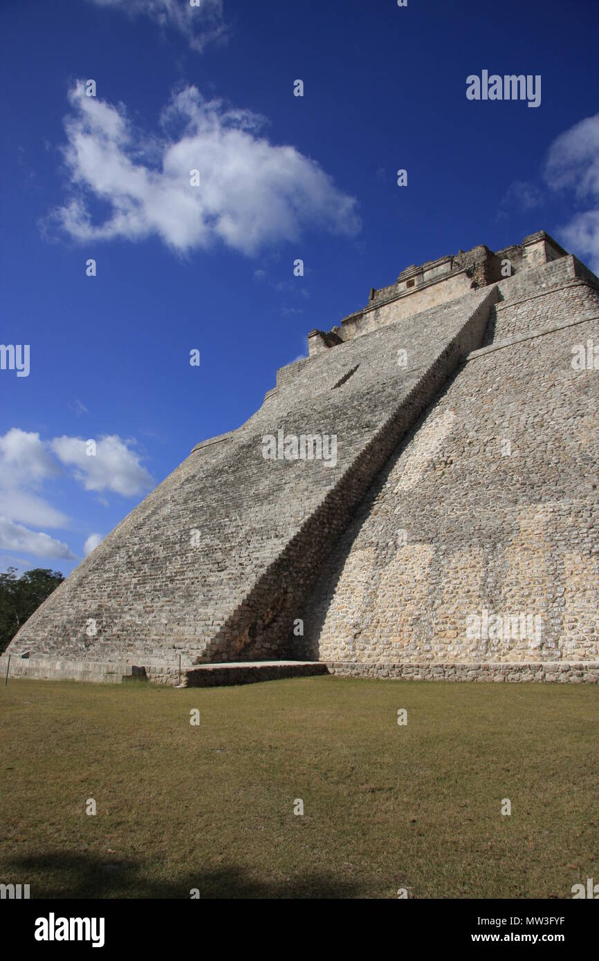 Pyramide des Zauberers - Uxmal - Antike Stadt auf der Halbinsel Yucatan Stockfoto