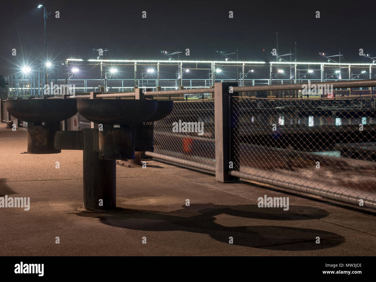 Öffentliche Grillmöglichkeiten am Brooklyn Bridge Park, 2018. Stockfoto