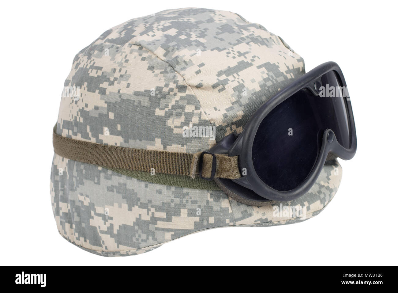 Us army Kevlar Helm mit Brille isoliert auf weißem Stockfotografie - Alamy