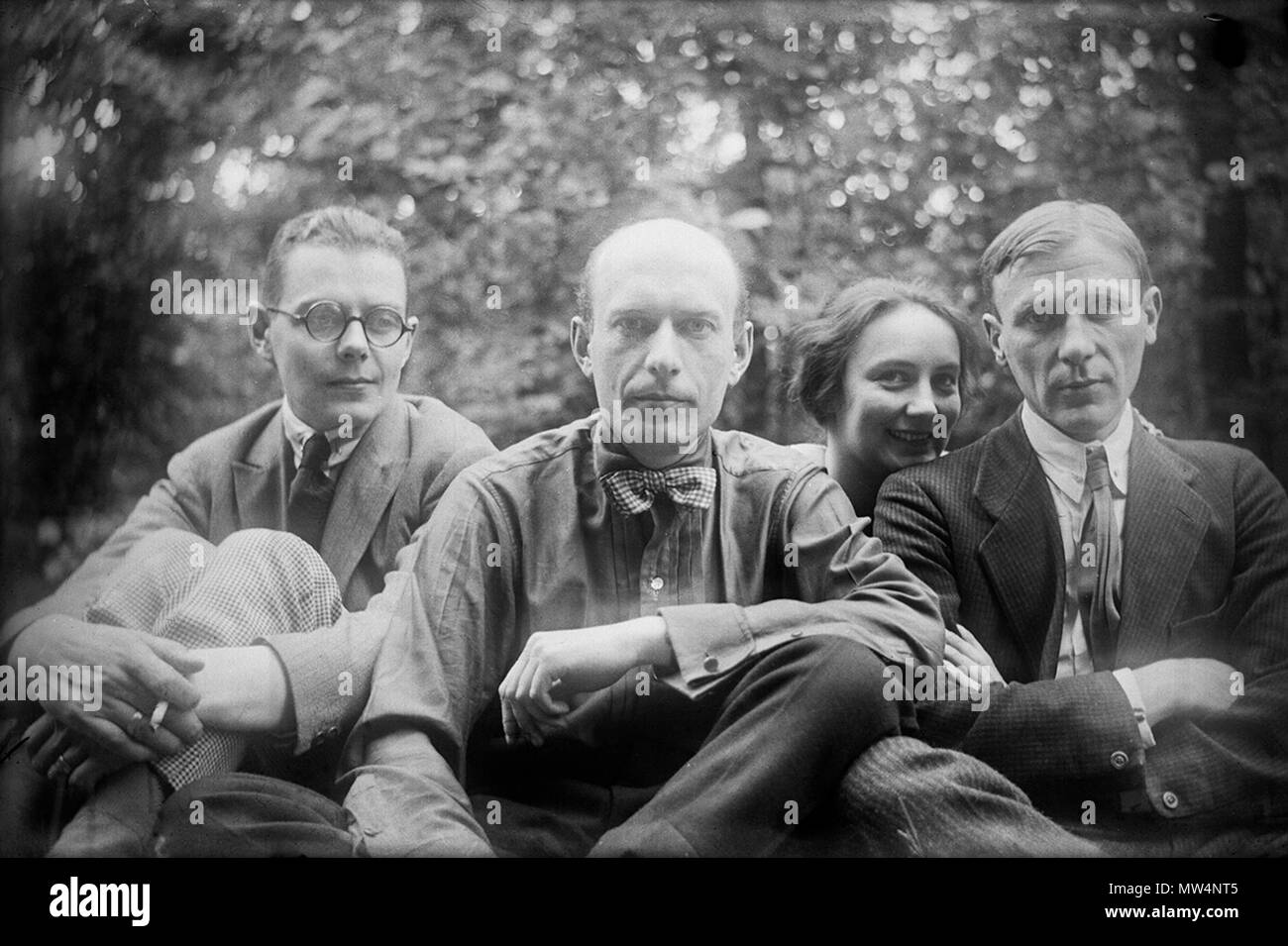 690 Топленинов, Лямин, Белозёрская, Булгаков Stockfoto