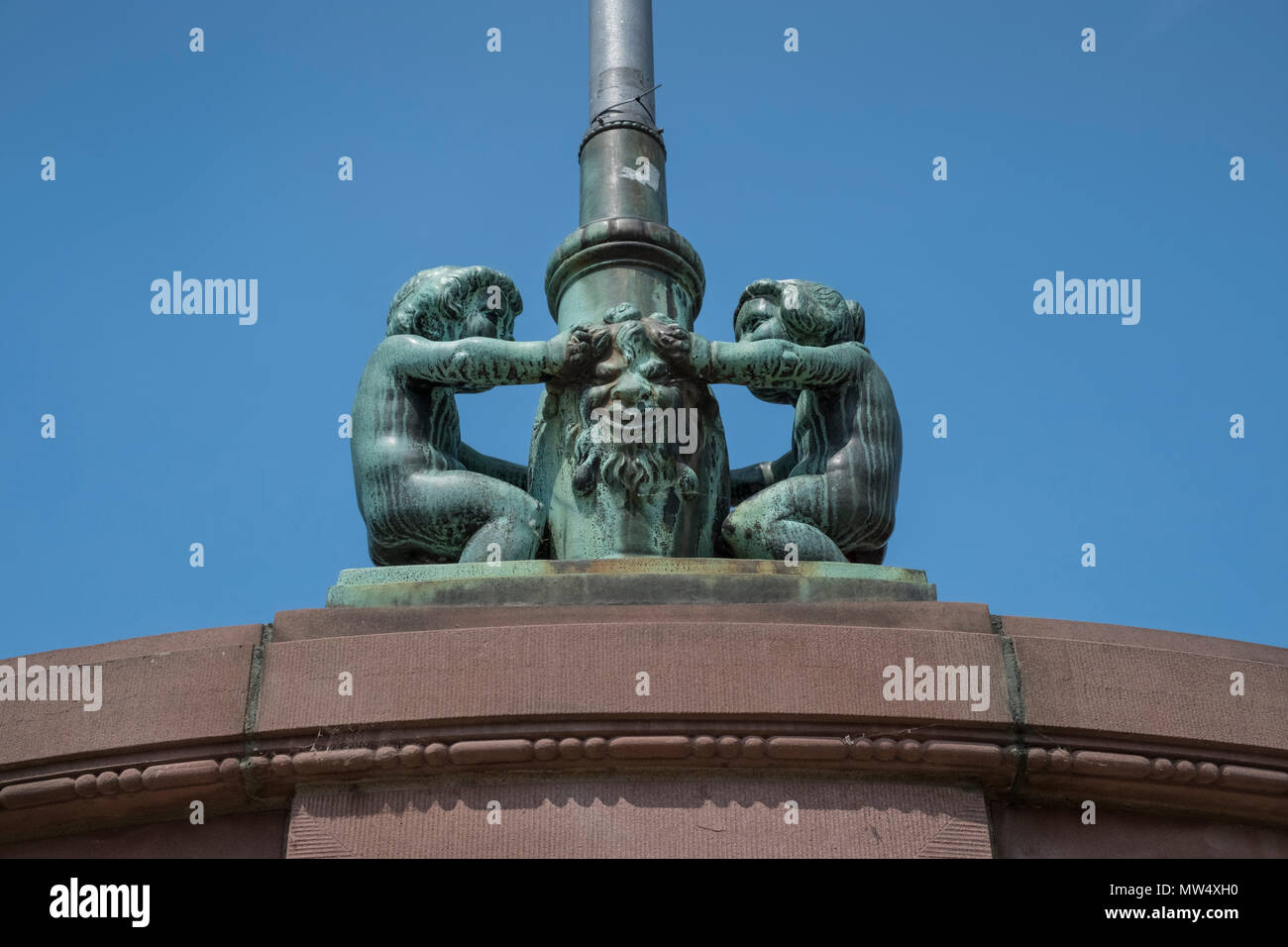 Dekorative Straßenleuchte Zahlen über die Fußgängerbrücke Eiserner Steg Bügeleisen, Frankfurt am Main, Hessen, Darmstadt, Deutschland Stockfoto