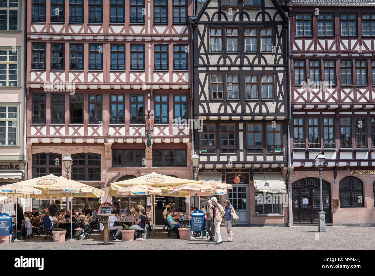 Traditionelle Fachwerkhaus Gebäude, Teil der Restaurierungsarbeiten in der historischen Altstadt (Altstadt), Römerberg, Frankfurt am Main, Hessen, Deutschland. Stockfoto