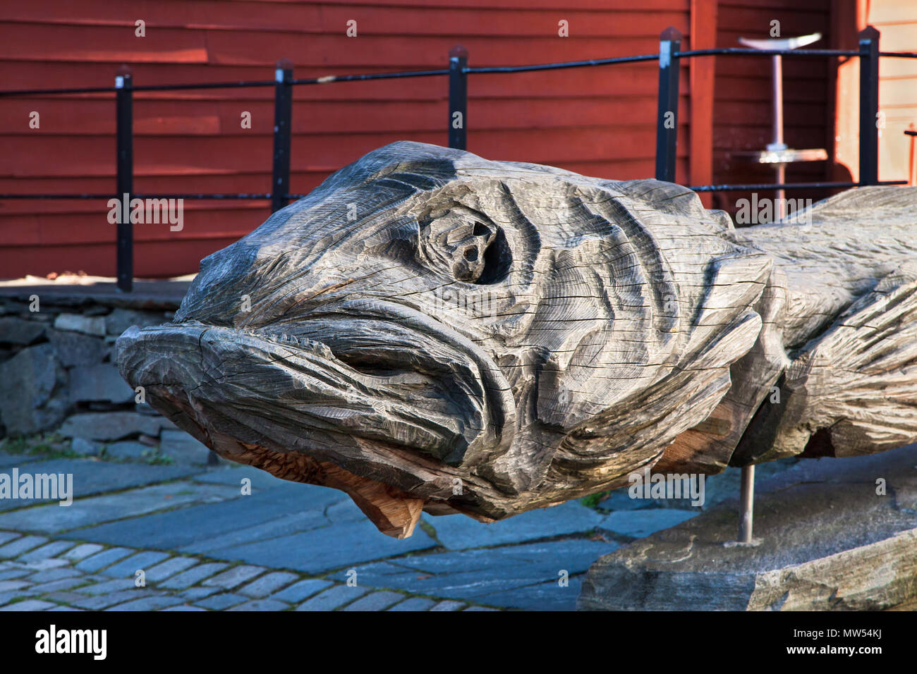 Skulptur eines Cod auf Bryggen, Bergen, Norwegen. Stockfoto
