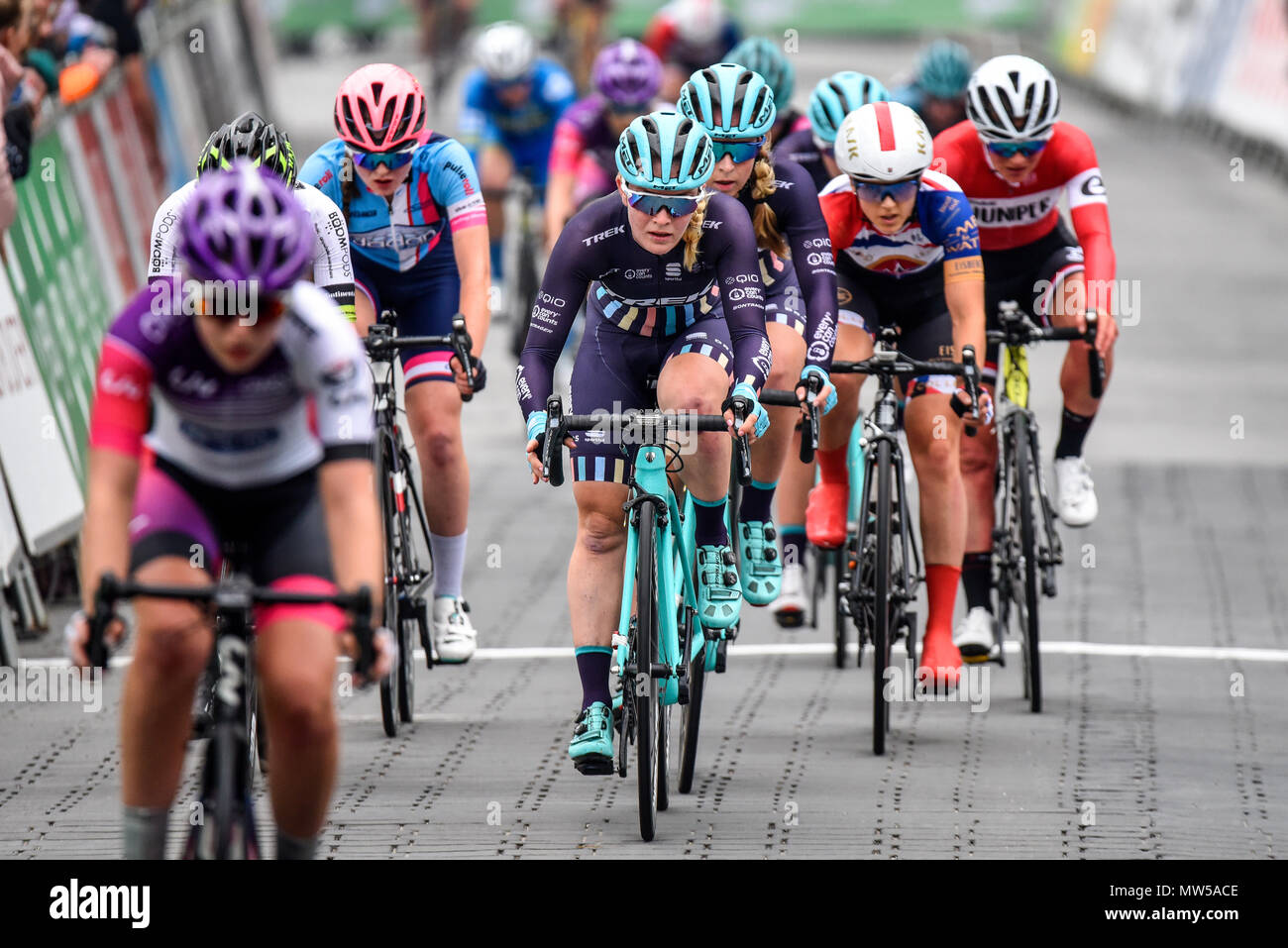 Annie Simpson von Trek Tropfen racing in der Elite Frauen 2018 OVO Energy Tour Serie Radrennen im Wembley, London, UK. Runde 7 Bike Race. Stockfoto