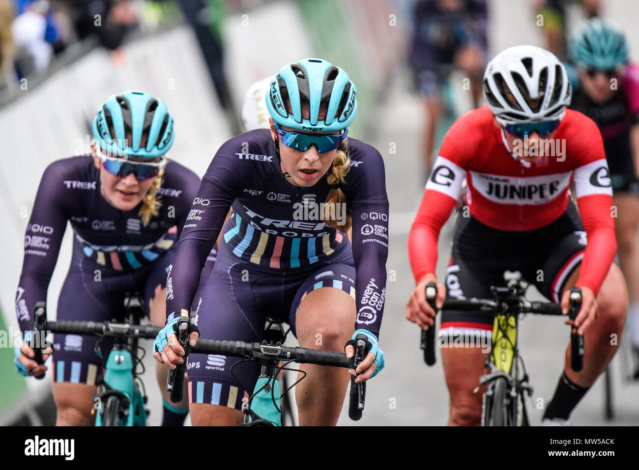 Annie Simpson von Trek Tropfen racing in der Elite Frauen 2018 OVO Energy Tour Serie Radrennen im Wembley, London, UK. Runde 7 Bike Race. Stockfoto