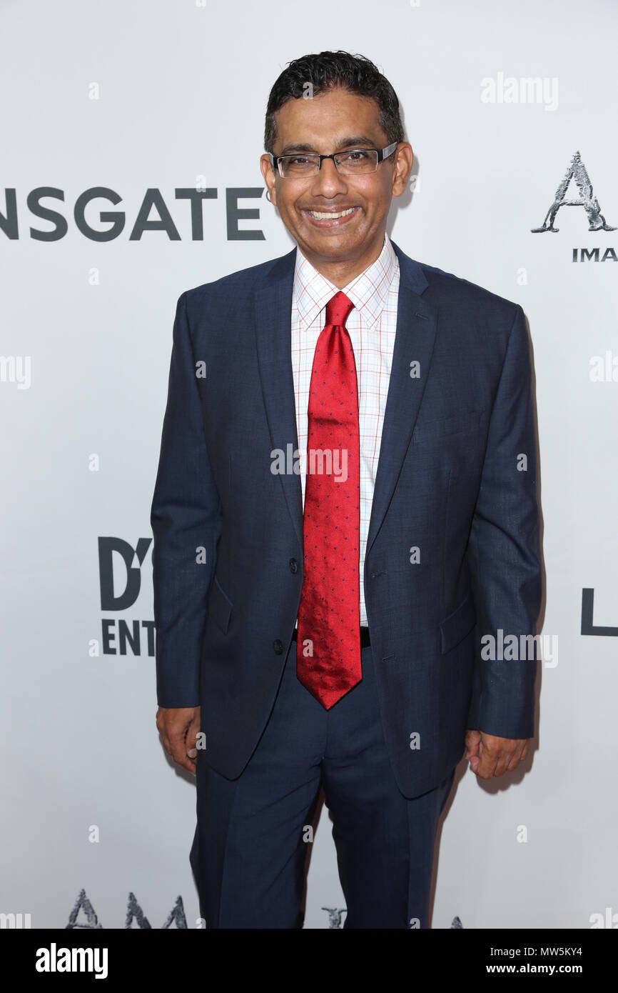 LOS ANGELES, Ca - 30. Juni: Dinesh D'Souza an der 'America' Film Premiere auf Regal Cinemas LA Live in Los Angeles, Kalifornien am 30. Juni 2014. Quelle: MPI86/MediaPunch Stockfoto