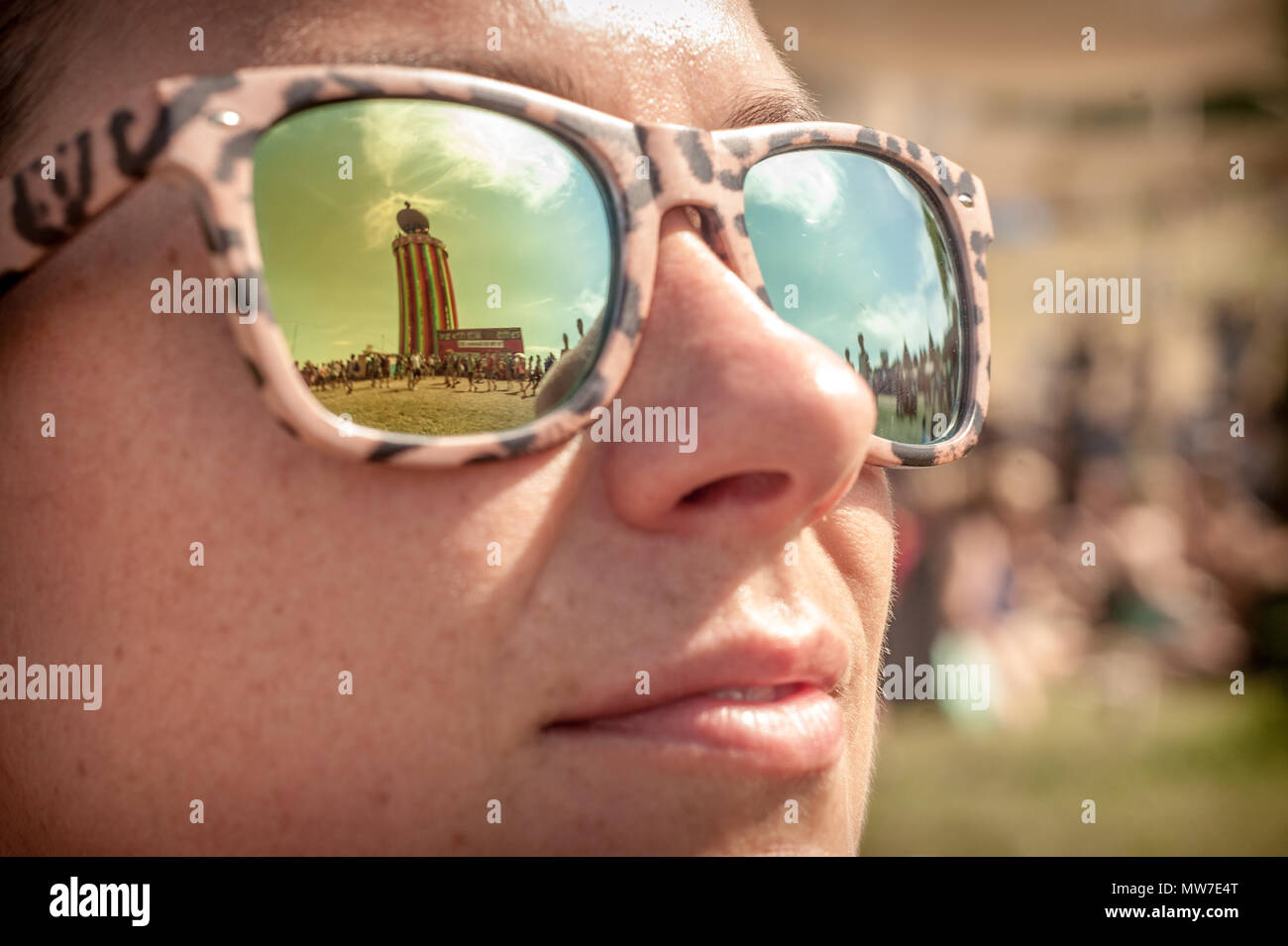 Weibchen an das Glastonbury Festival 2015 Stockfoto