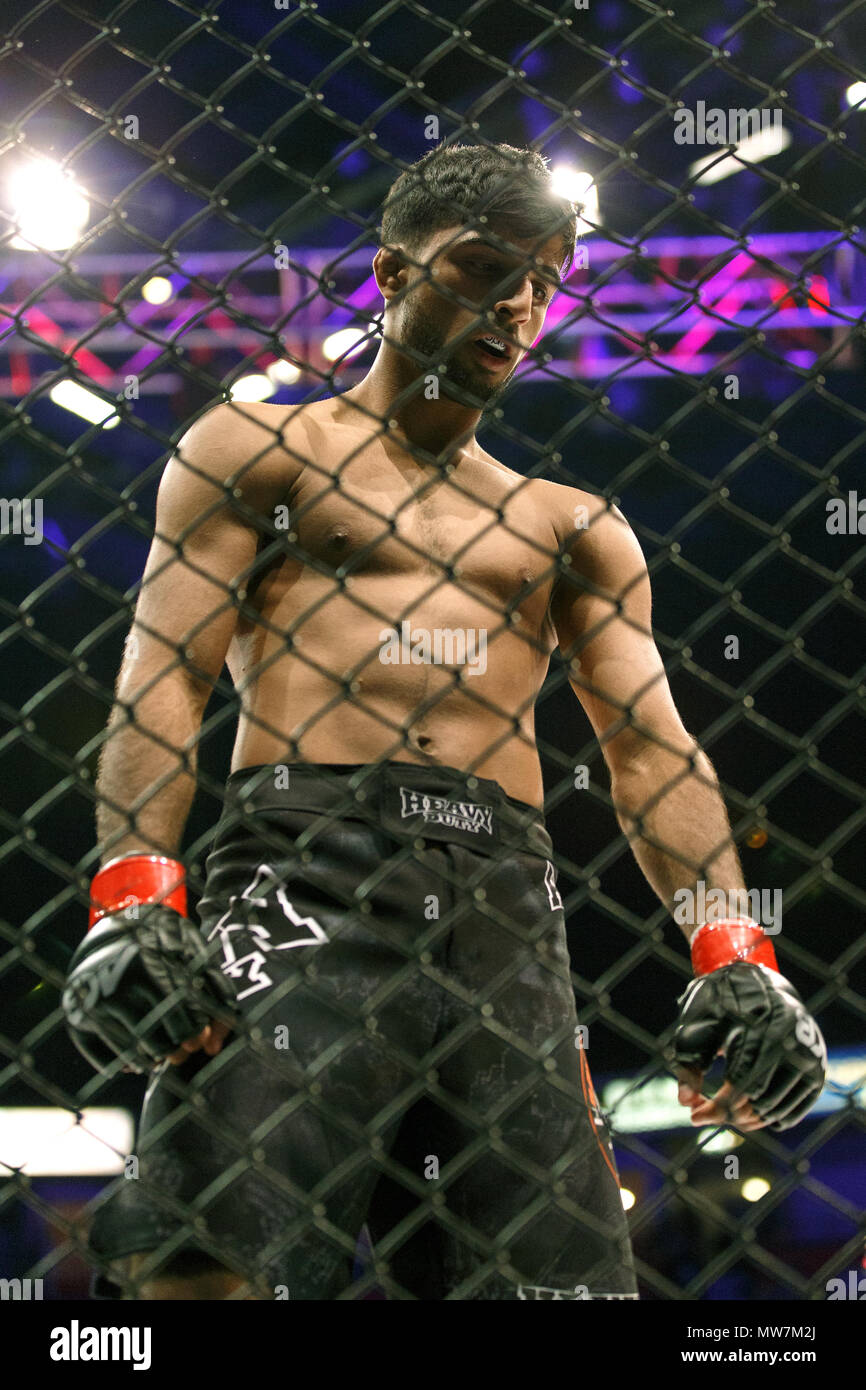 Shoaib Yousaf, Britische Mixed Martial Artist, vor seinem Kampf am ACB 54 in Manchester, UK. Mixed Martial Arts, MMA, absolute Meisterschaft Berkut. Stockfoto