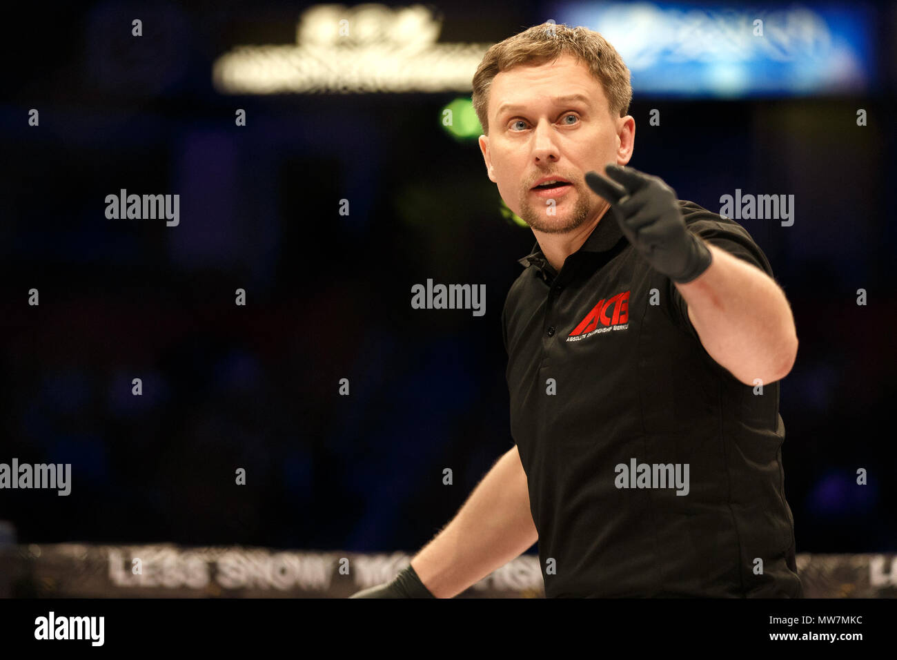 Viktor Korneev, Mixed Martial Arts (MMA) Schiedsrichter. Stockfoto