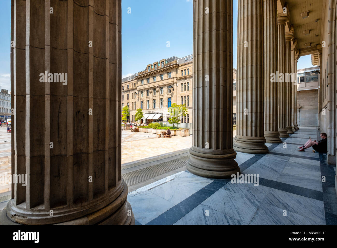 Blick auf den Platz der Stadt von Caird Hall, Dundee, Schottland, Großbritannien Stockfoto