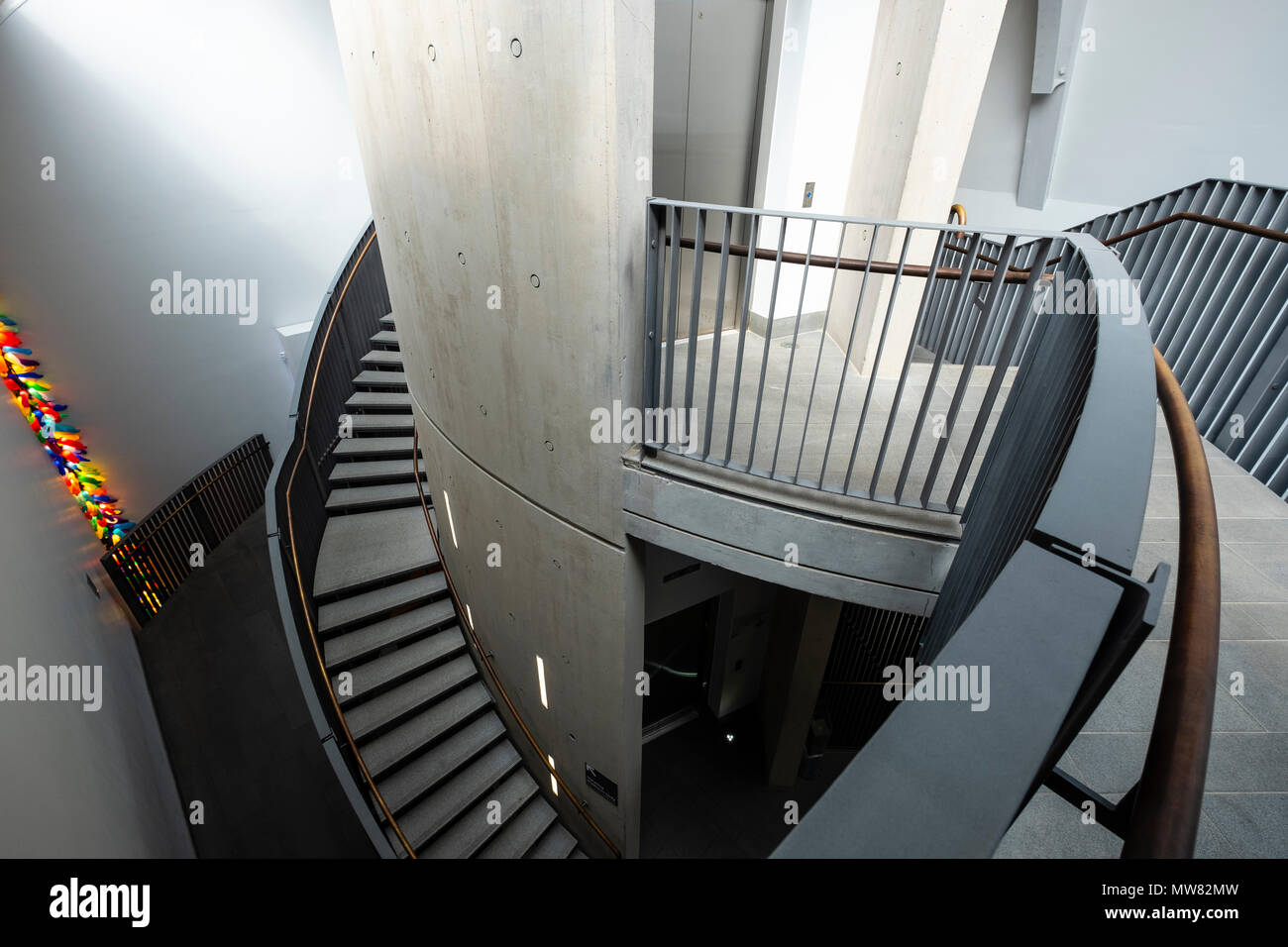 Moderne Architektur innerhalb der McManus Kunstgalerie und Museum in Dundee, Tayside, Schottland, Großbritannien Stockfoto