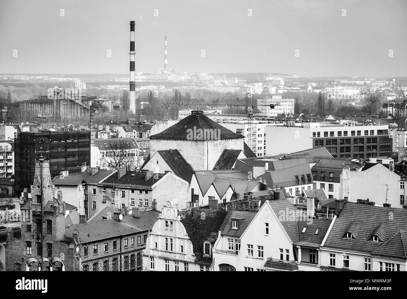 Schwarze und weiße Luftbild von Poznan industrielle Nachbarschaft, Polen. Stockfoto