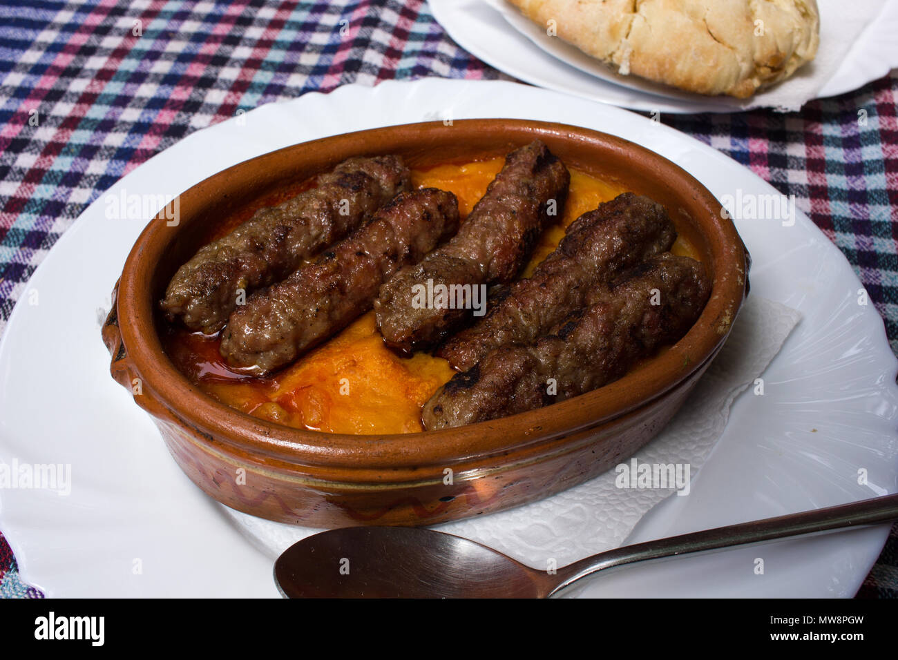 Kebab und Bohnen, Skopje Stockfoto