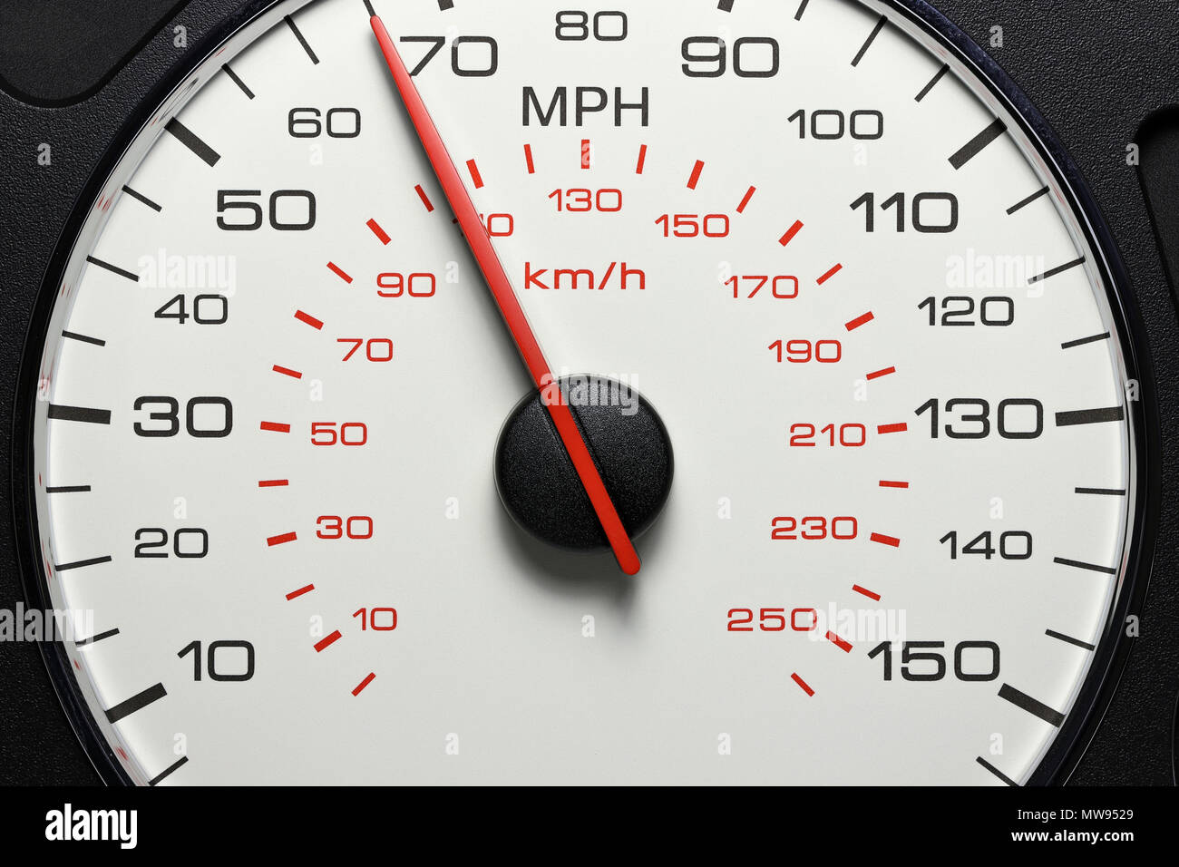 Tachometer Bei 65 Mph Stockfotografie Alamy