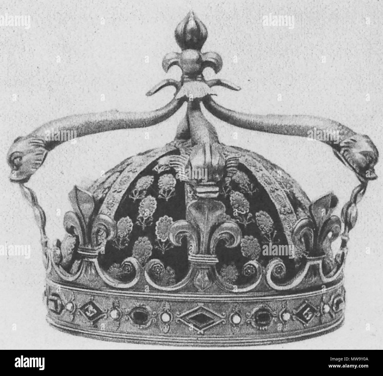 . Englisch: Krone der Dauphin Louis Antoine getragen bei der Krönung von König Karl X. Original Beschreibung: 'COURONNE D'OR PORTEE PAR LE DUC D'Angoulême AU SACRE DE CHARTES X Exécutée par Cahier oder fevre: de la Couronne Garde-Meuble national". 1906. Hochgeladen von David Liuzzo 147 Krone der Dauphin Louis Antoine (1824) Stockfoto