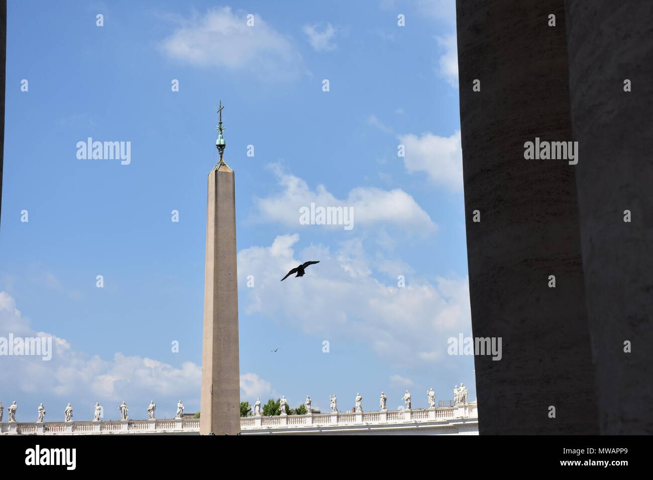 Rom. St. Peter's Square. Ägyptischen Granit Obelisk 23 Meter hohe und 300 Tonnen Gewicht. Stockfoto