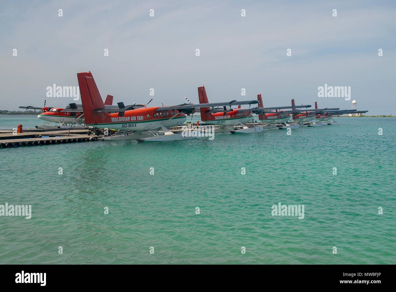 Blick auf den Malediven seaplaned der Maldivian Air Taxi Fluggesellschaft aus Männlichen, Ansicht von Maldivian Air Taxi Sea Otter Wasserflugzeug auf den Malediven, Indischer Ozean. Stockfoto