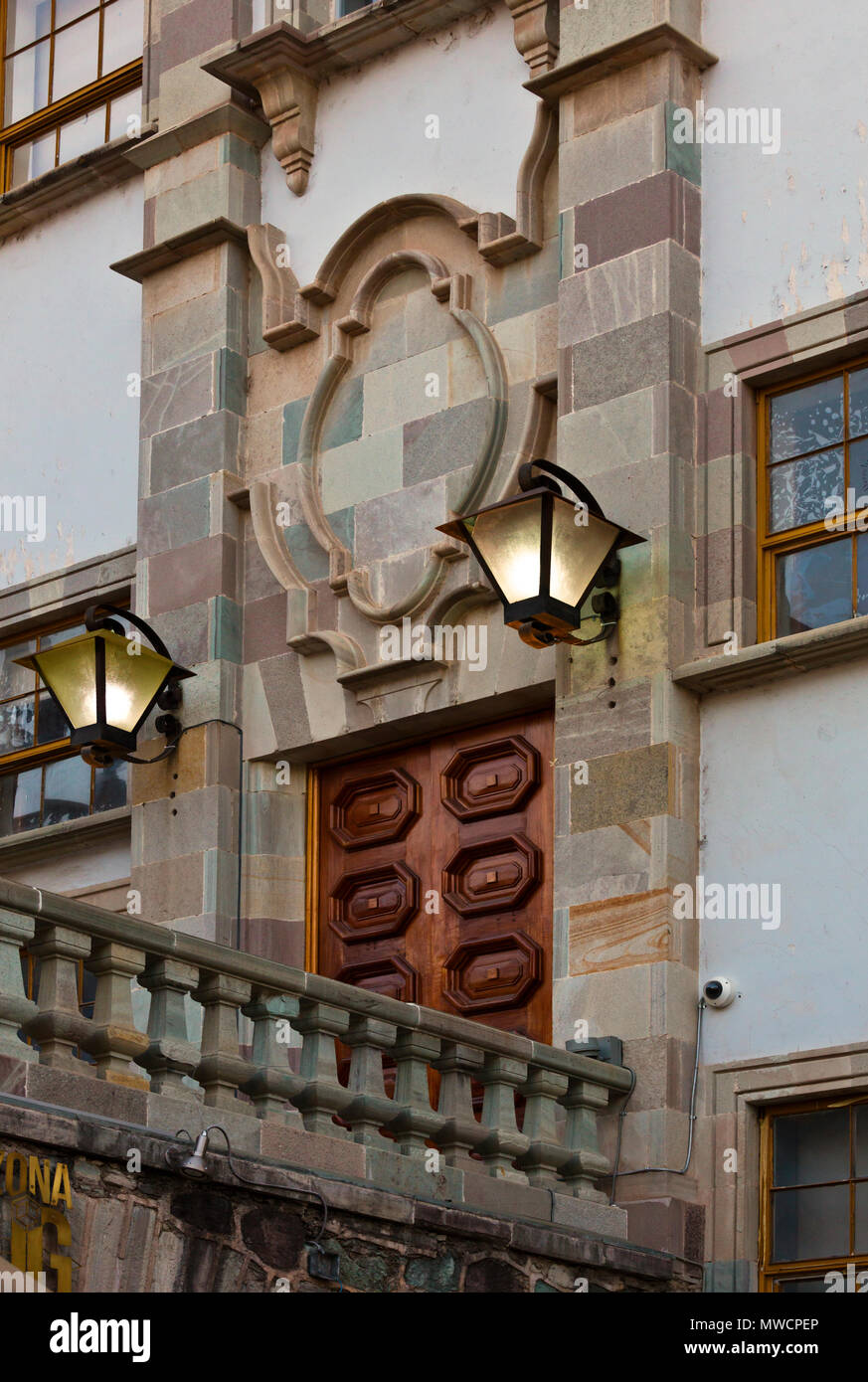 Architektonisches Detail auf den Stufen vor der Universität von Guanajuato, Guanajuato, Mexiko Stockfoto