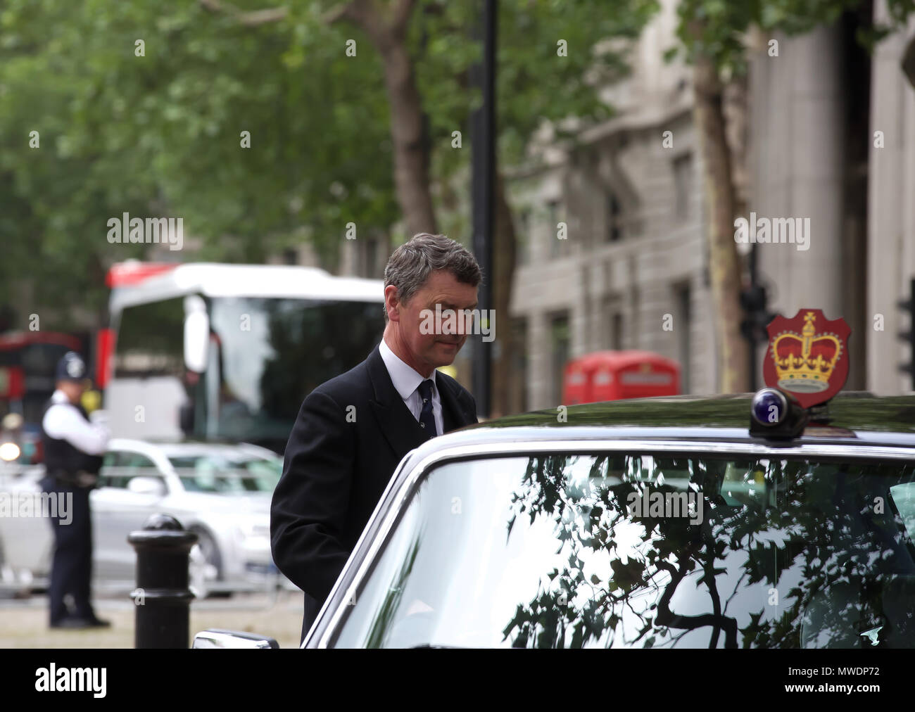 Knappe in uniform -Fotos und -Bildmaterial in hoher Auflösung – Alamy