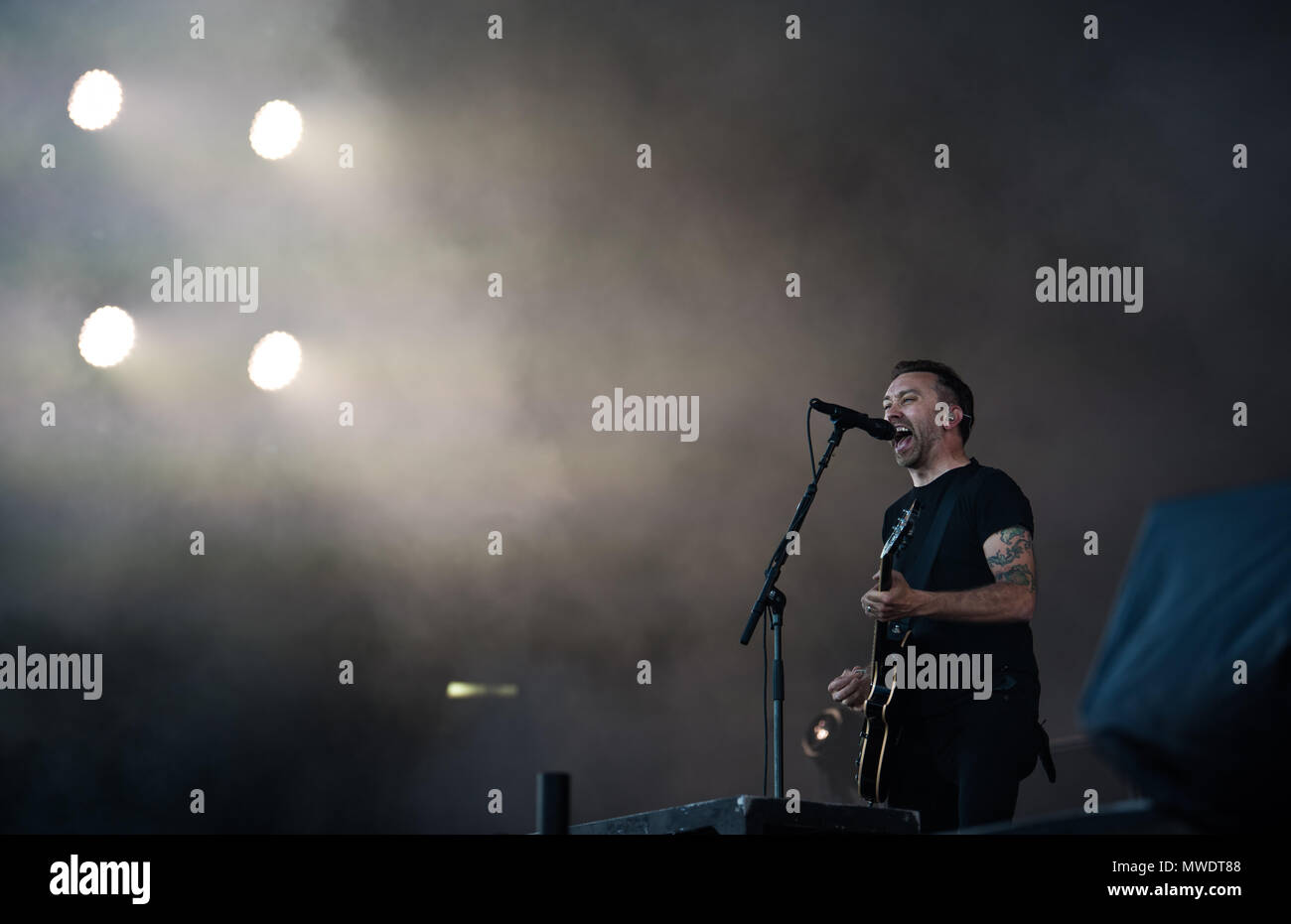 01 Juni 2018, Deutschland, Nürnberg: Sänger Tim McIlrath der Band "Rise Against" führt auf dem Musikfestival "Rock im Park", die bis 03. Juni 2018 läuft. Foto: Nicolas Armer/dpa Stockfoto