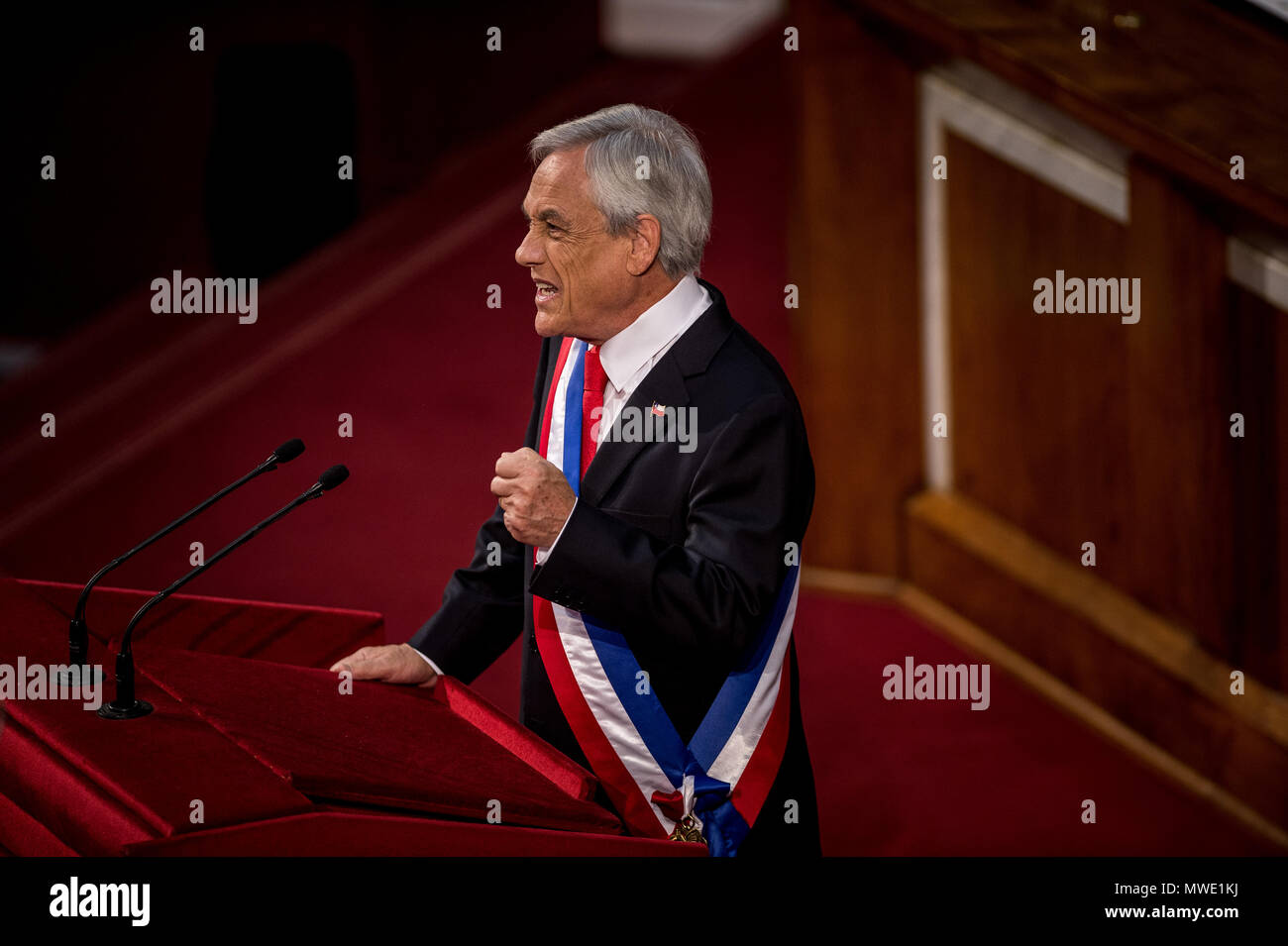 Valparaiso, Chile. 1. Juni 2018. Chilenische Präsident Sebastian Pinera liefert eine Rede während einer jährlichen Zustand der Nation Adresse in Valparaiso, Chile, 1. Juni 2018. Chile" will, kann und wird ein entwickeltes Land, 'chilenische Präsident Sebastian Pinera sagte während einer jährlichen Zustand der Nation am Freitag. Credit: Chilenische Präsidentenamt/Xinhua/Alamy leben Nachrichten Stockfoto