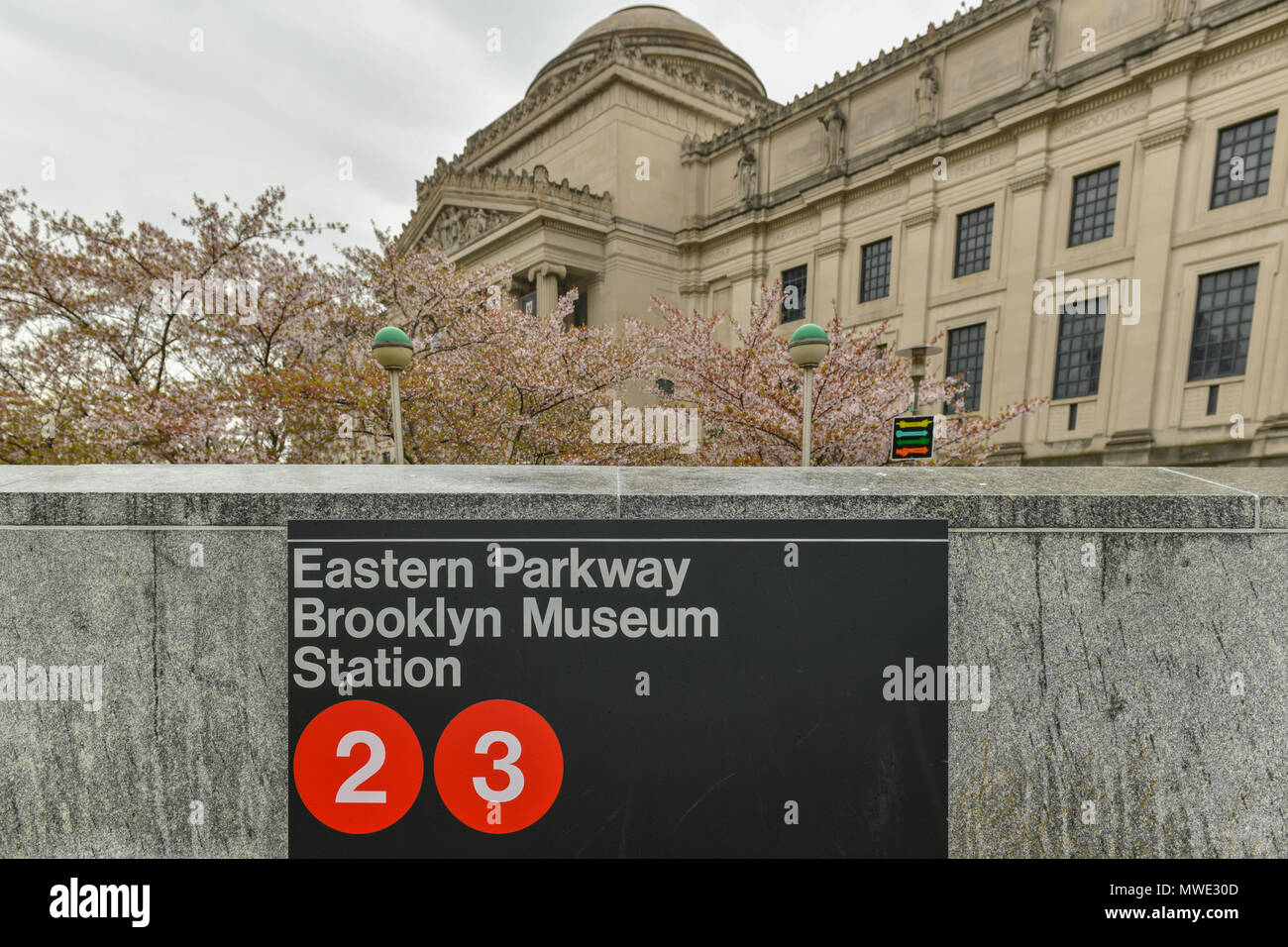 New York City - 27. April 2018: Eastern Parkway, Brooklyn Museum der U-Bahn Station in New York City. Stockfoto