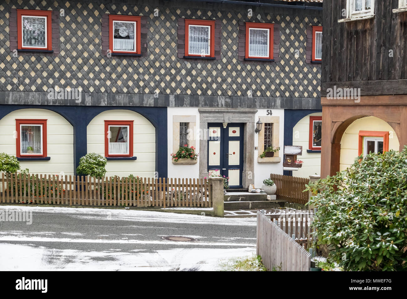 Historische Umgebindehäuser in Waltersdorf Zittauer Gebirge Stockfoto