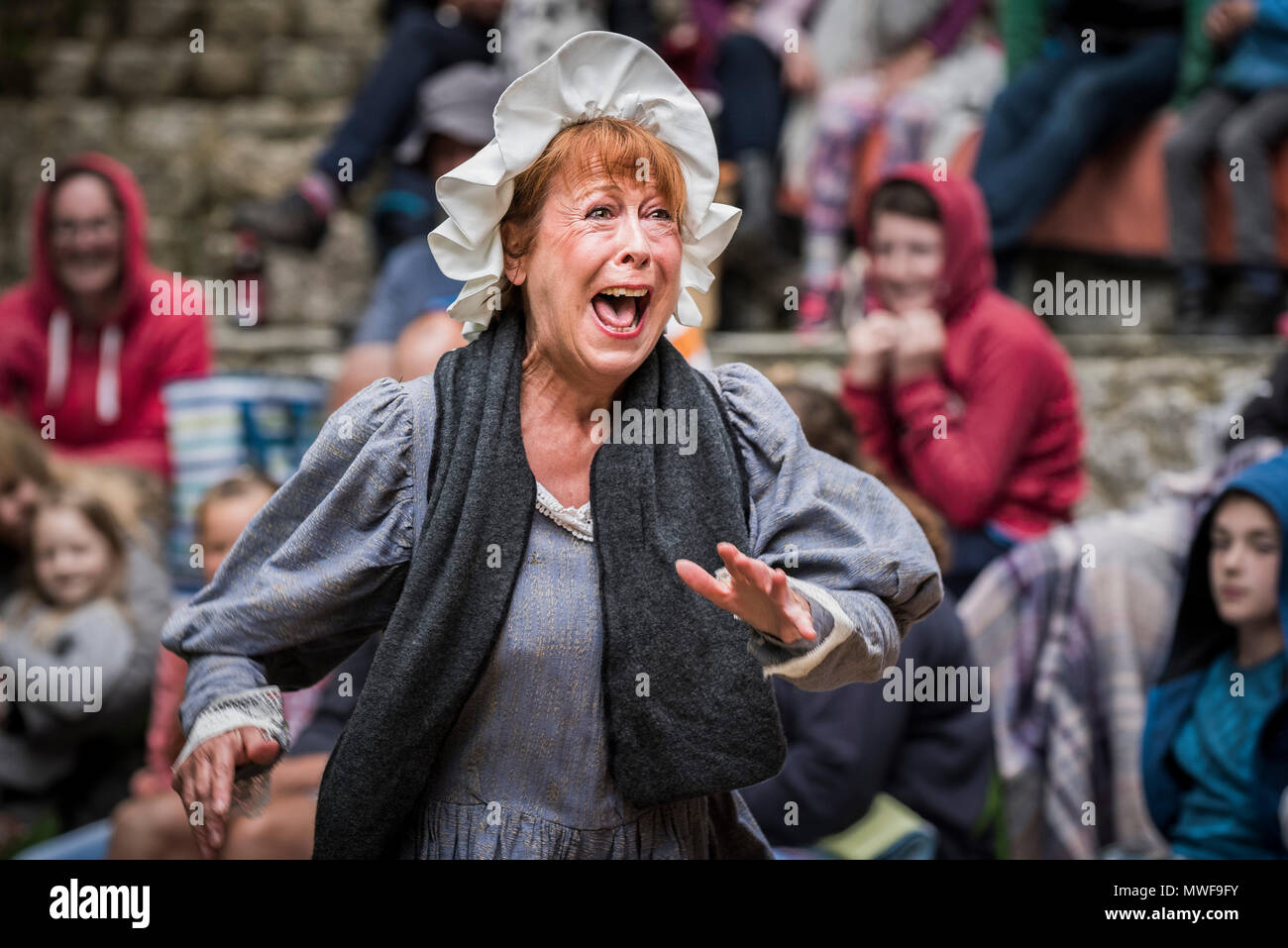 Handeln - gweek Spieler der Piraten von Trebah im Trebah Garten Amphitheater in Cornwall. Stockfoto