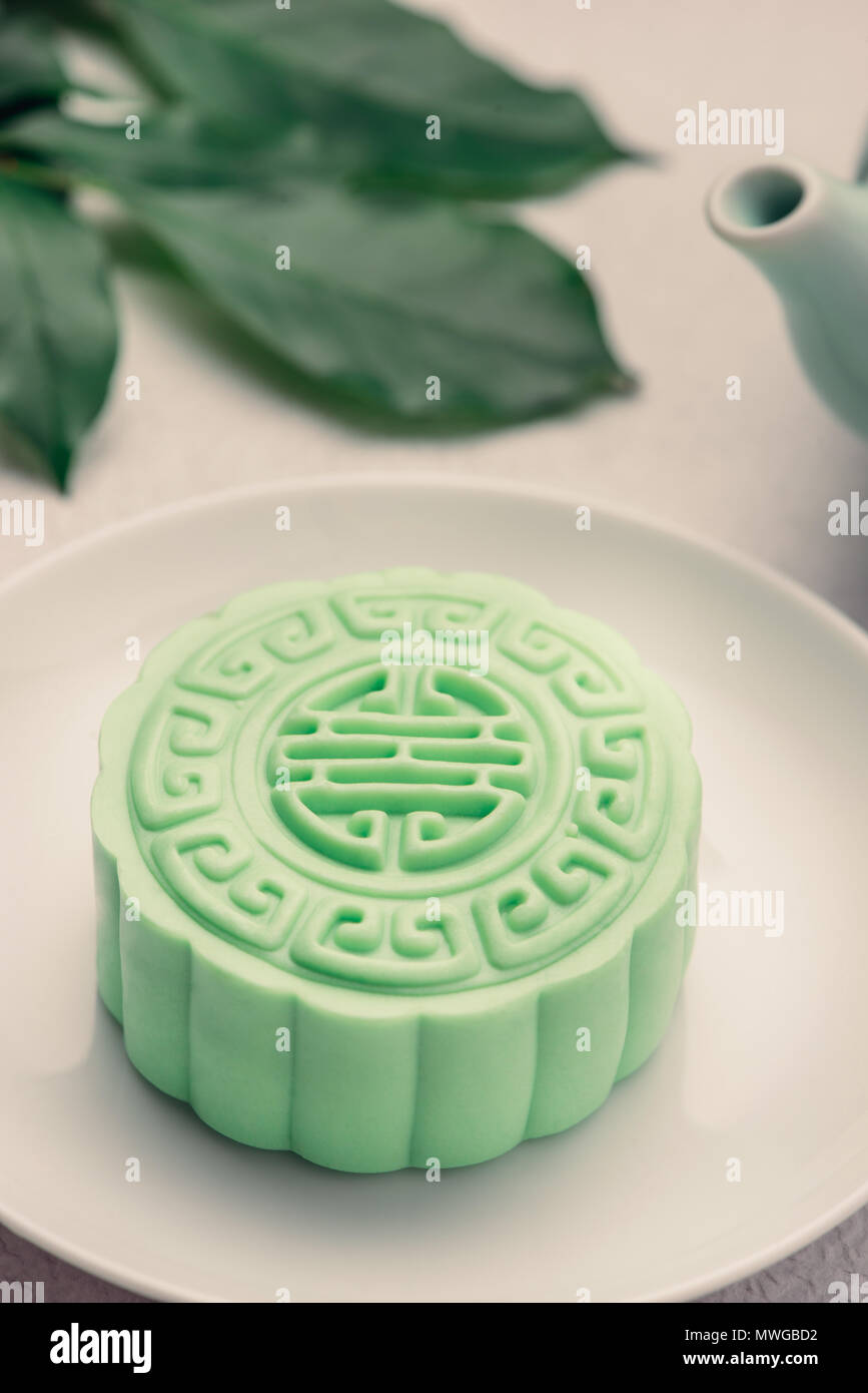 Chinesisch (traditionell) Mitte Herbst Festival Essen. Verschneite Haut Mooncakes. Stockfoto