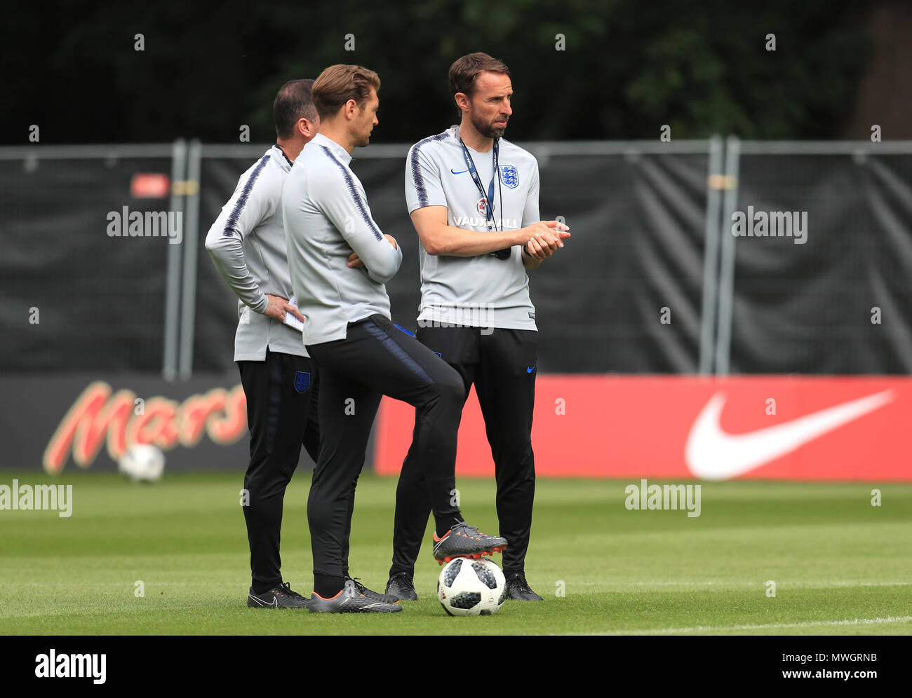 England Manager Gareth Southgate während einer Trainingseinheit im Grove Hotel, London. Stockfoto