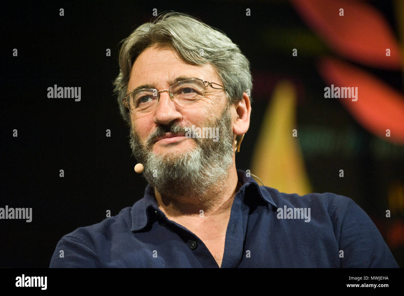 Fergal Keane BBC-Journalisten sprechen auf der Bühne im Tata Zelt bei Hay Festival 2018 Hay-on-Wye Powys Wales UK Stockfoto