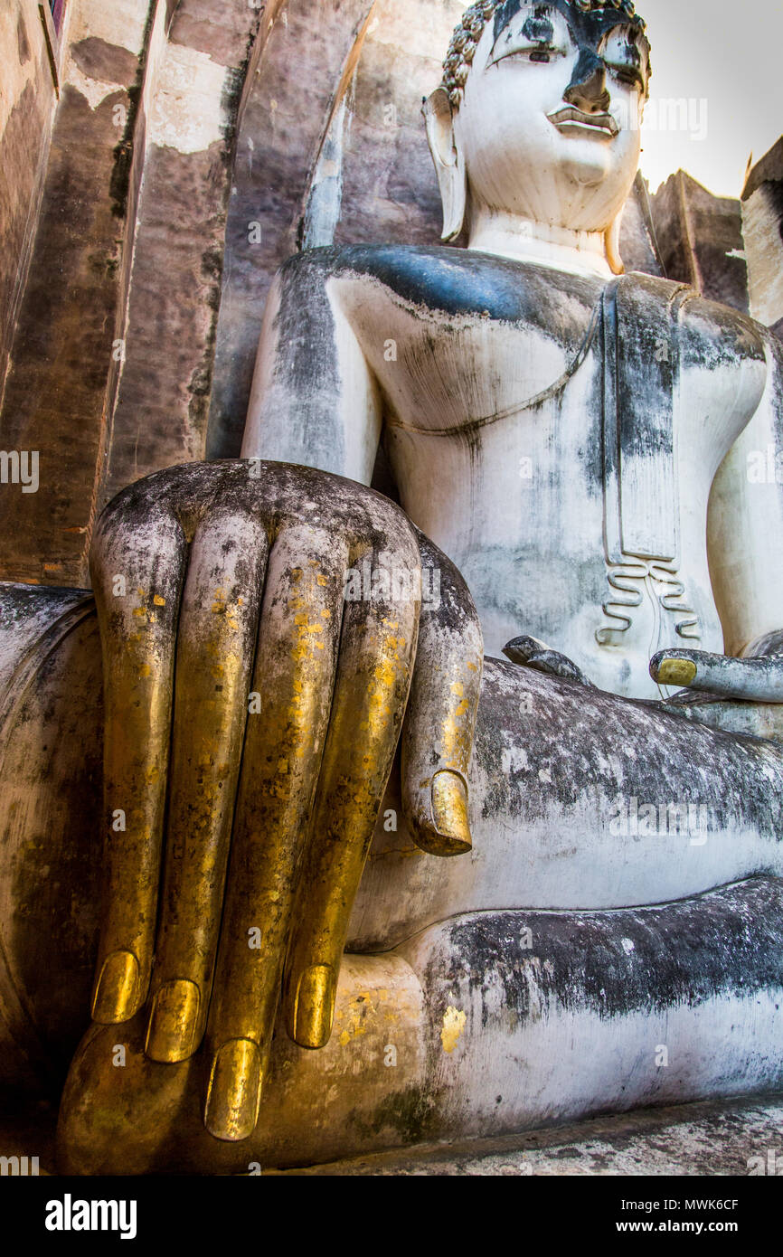 Buddhistischen Glaubens in Wat Si Chum Buddha gigantische Statue Stockfoto