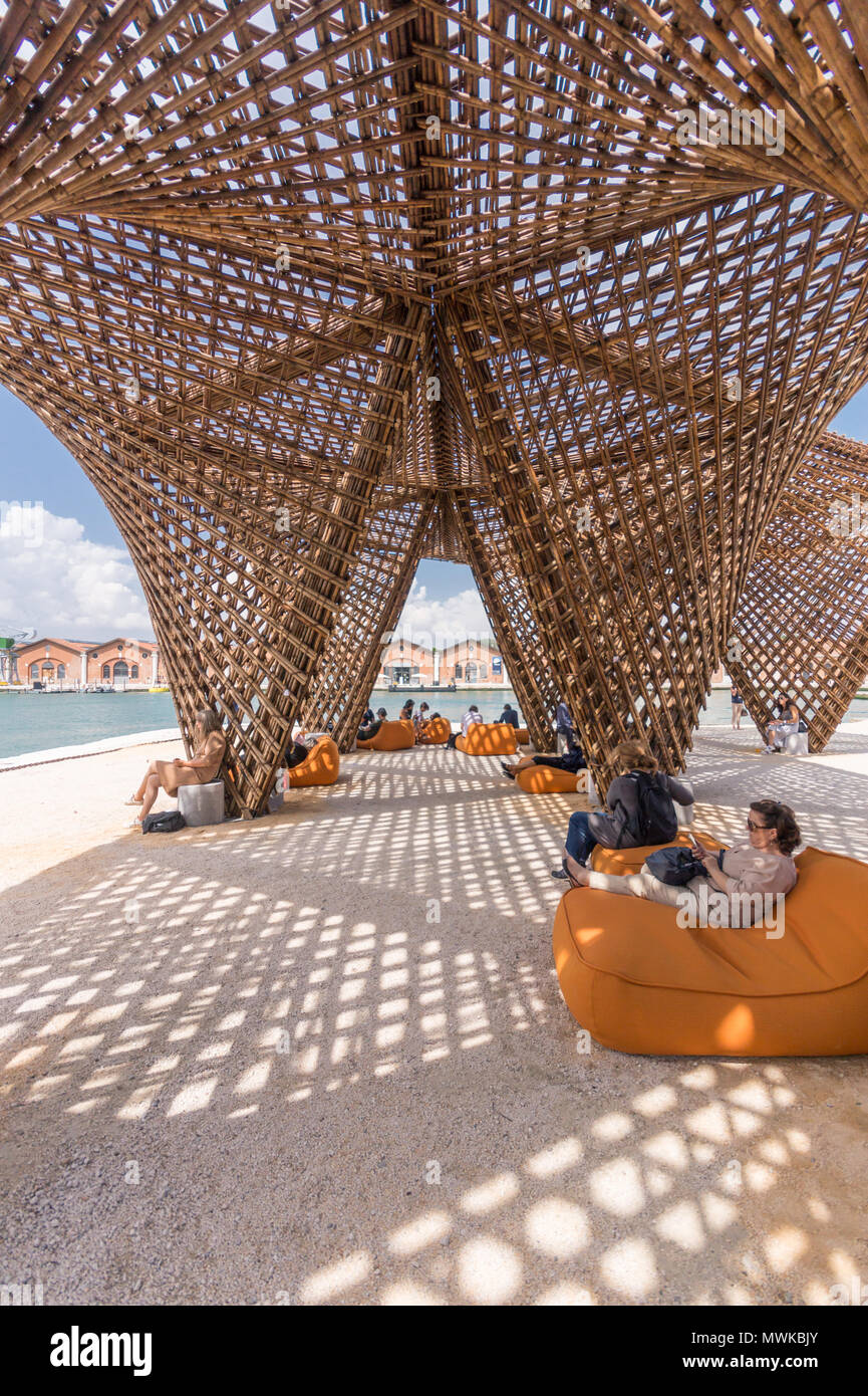 Vo Trong Nghia Architekten, Bambus Stalaktit Pavillon, 2018 Architekturbiennale Venedig, venezianischen Arsenale Stockfoto