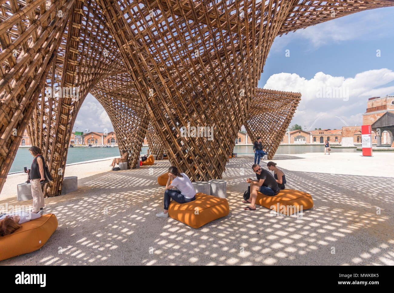 Vo Trong Nghia Architekten, Bambus Stalaktit Pavillon, 2018 Architekturbiennale Venedig, venezianischen Arsenale Stockfoto