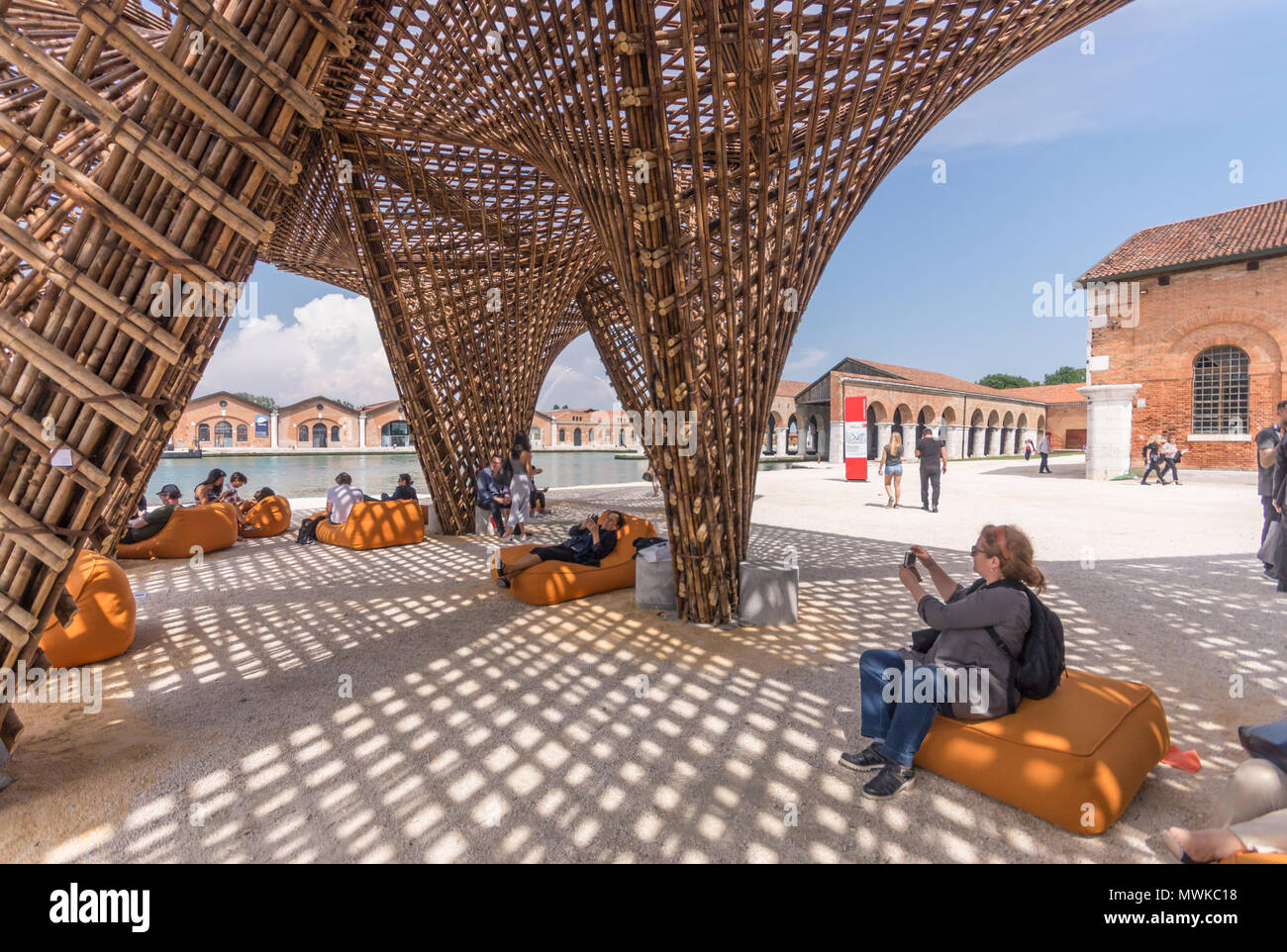 Vo Trong Nghia Architekten, Bambus Stalaktit Pavillon, 2018 Architekturbiennale Venedig, venezianischen Arsenale Stockfoto