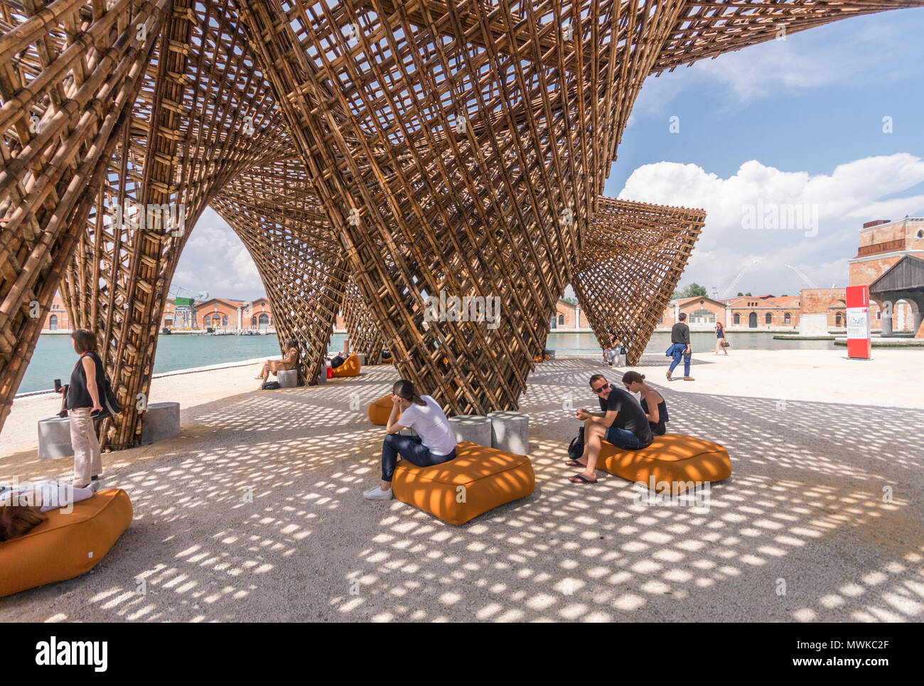 Vo Trong Nghia Architekten, Bambus Stalaktit Pavillon, 2018 Architekturbiennale Venedig, venezianischen Arsenale Stockfoto