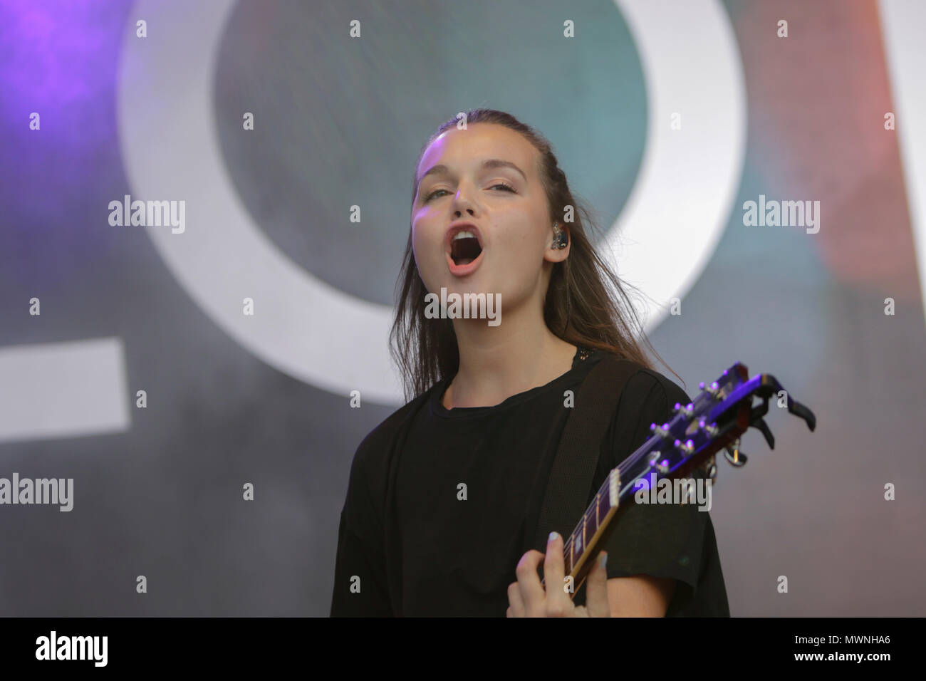 Musikerin lotte -Fotos und -Bildmaterial in hoher Auflösung – Alamy