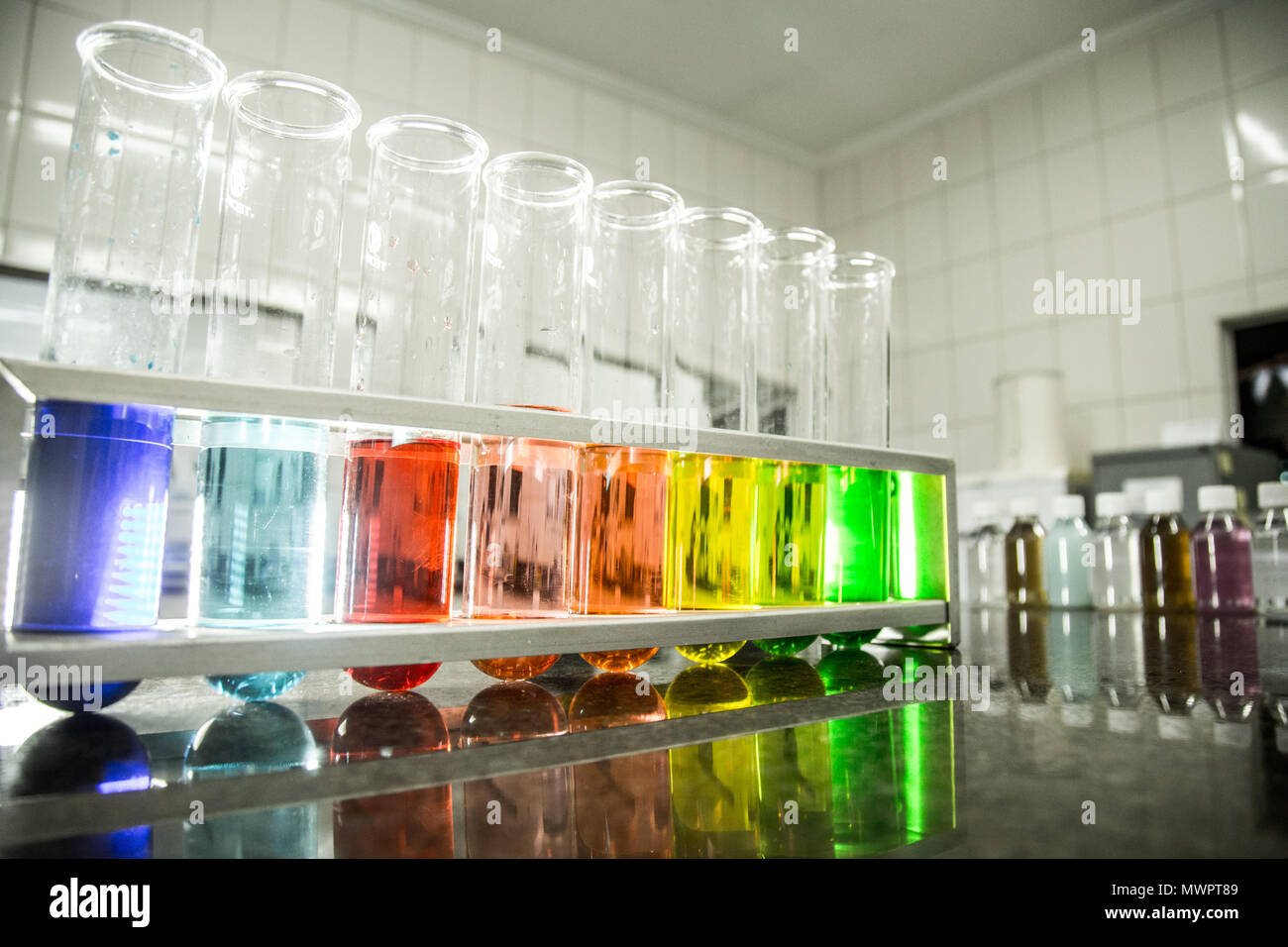 Chemische Becher Color Liquid Stockfoto