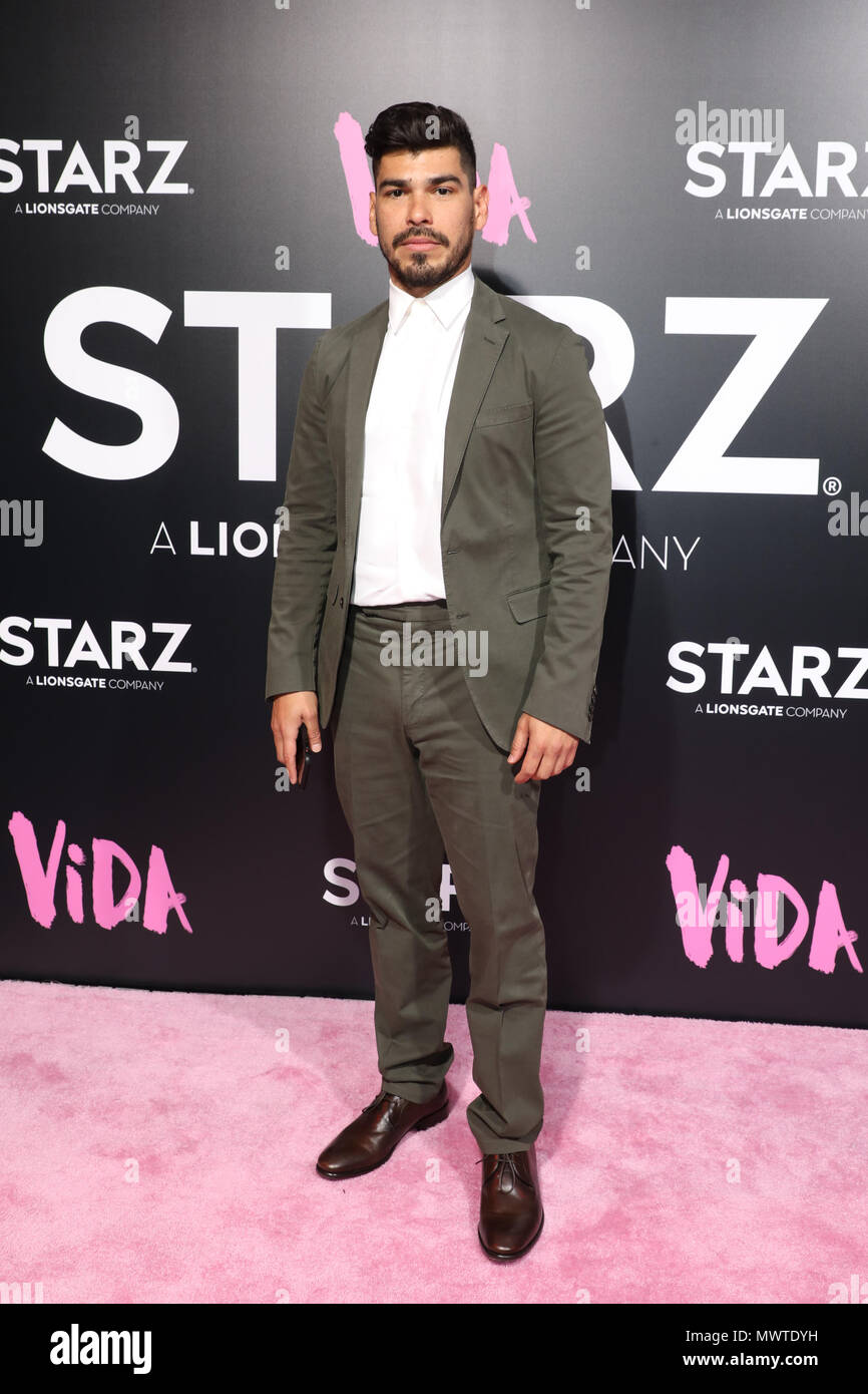 Premiere des STARZ 'Vida' war im Regal L.A. statt Leben in Los Angeles mit: Raul Castillo Wo: Los Angeles, Kalifornien, Vereinigte Staaten, wenn: 01. Mai 2018 Credit: Sheri Determan/WENN.com Stockfoto