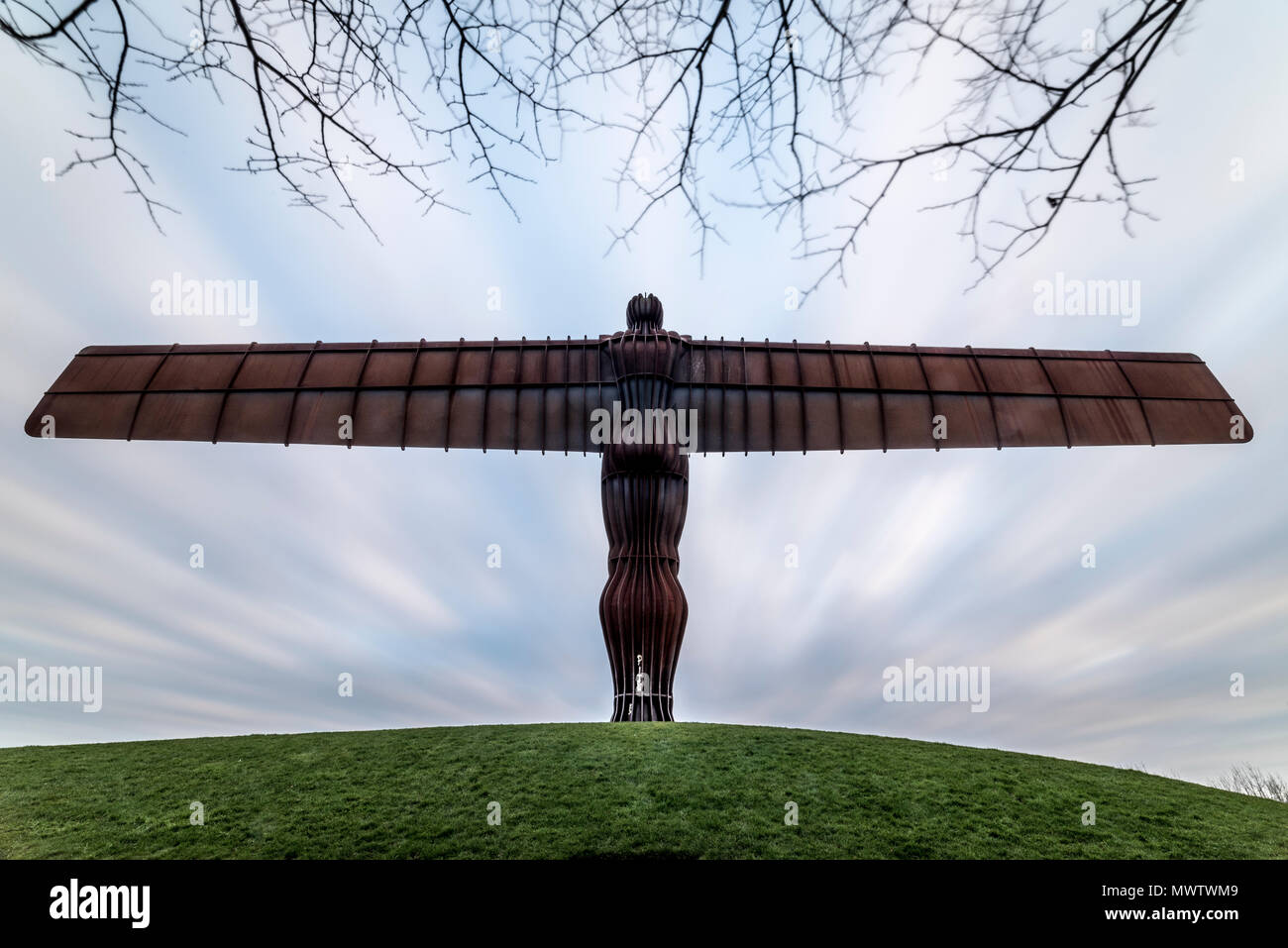 Antony Gormley Engel des Nordens bei Sonnenuntergang, Gateshead, Tyne und Wear, England, Vereinigtes Königreich, Europa Stockfoto