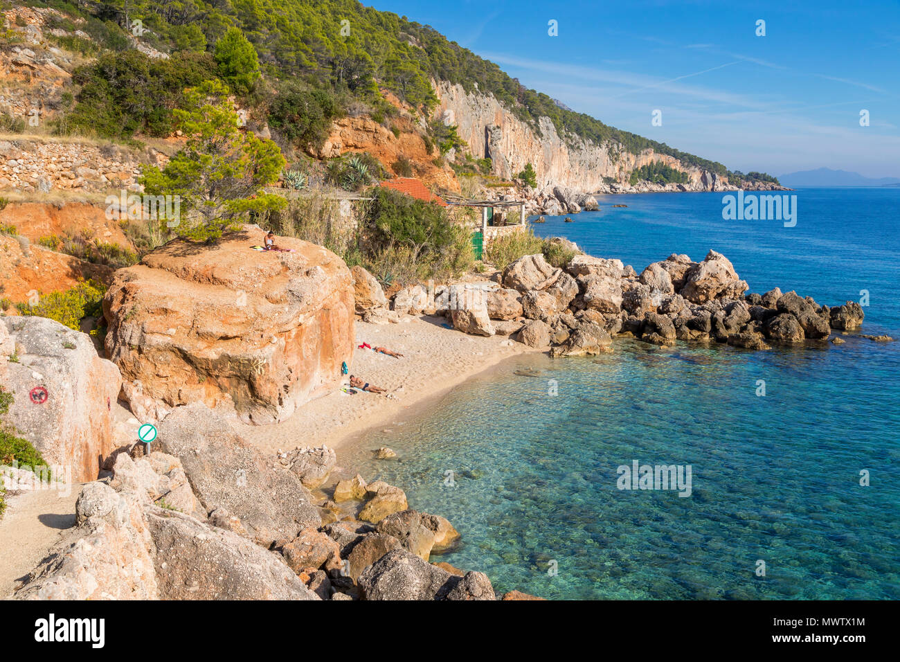 Strand von Skala in der Nähe von Sveta Nedjelja auf der Insel Hvar, Kroatien, Europa Stockfoto