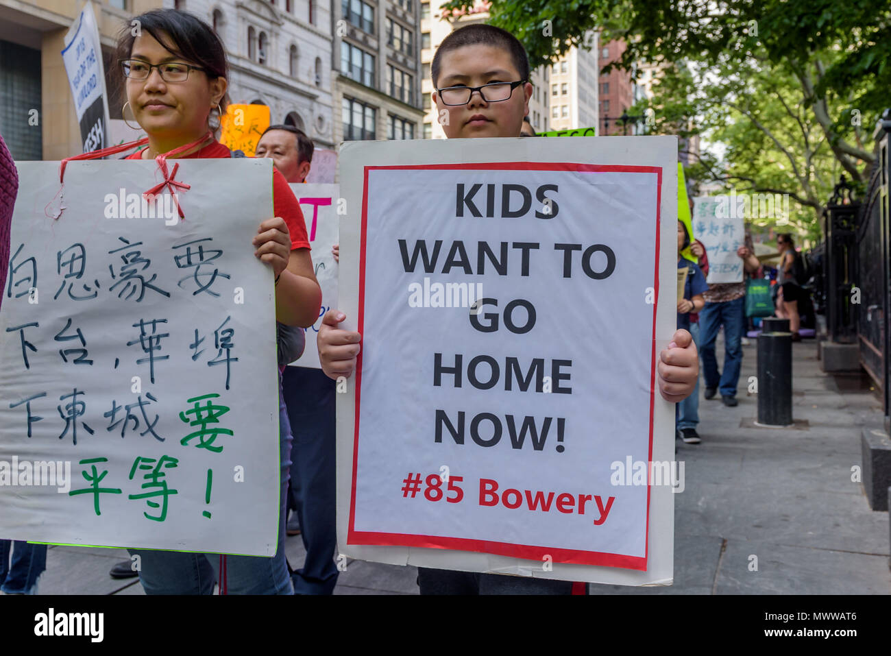 New York, USA. 1. Juni 2018. New York, Vereinigte Staaten. 01 Juni, 2018. Nach 3 Tagen protestieren NYC Bürgermeister Bill De BIasio in Absprache mit dem Vermieter und Entwickler, die 85 Bowery Mieter beendete ihren Hungerstreik außerhalb der Stadt Halle und am 1. Juni 2018, nach deren Vermieter Joseph Betesh seine Zustimmung auf eine Frist Mieter zurück in das Gebäude haben bis zum 1. August 2018 angekündigt. Credit: PACIFIC PRESS/Alamy Live News Credit: Erik McGregor/Pacific Press/Alamy leben Nachrichten Stockfoto