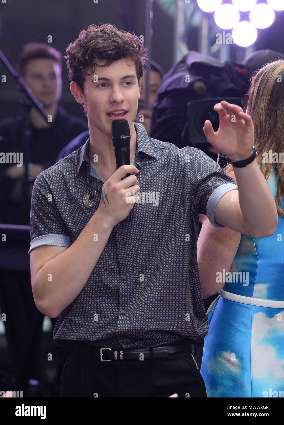 New York, USA. 1. Juni 2018. Shawn Mendes führt auf der Bühne des Citi Konzertreihe auf heute am Rockefeller Plaza und am 1. Juni 2018 in New York City. Credit: Erik Pendzich/Alamy leben Nachrichten Stockfoto