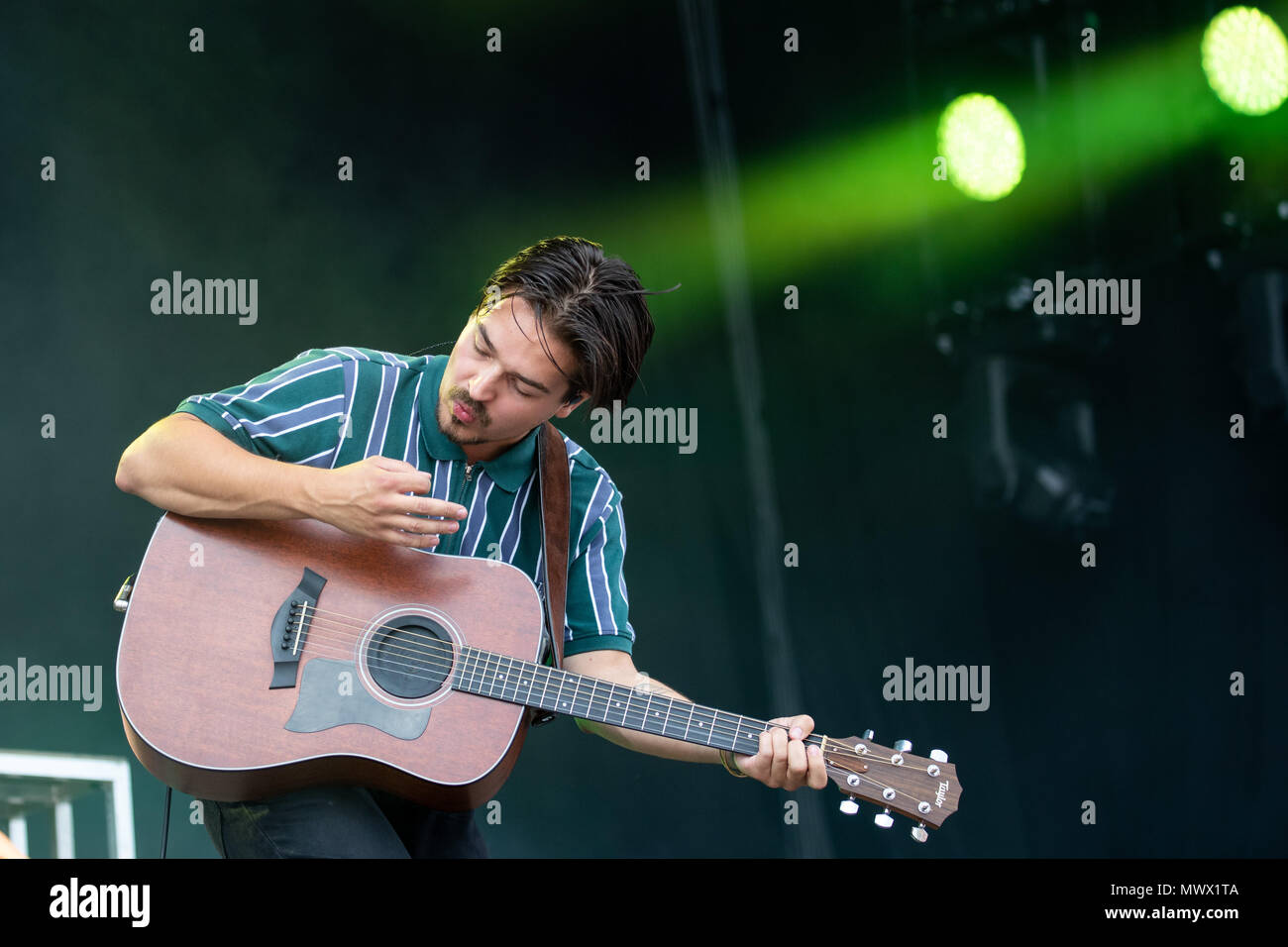 Nürnberg, Deutschland. 2. Juni 2018. Clemens Rehbein, Frontmann der deutschen Band milchig Chance, führt auf dem Open-Air-Festival "Rock im Park". Foto: Daniel Karmann/dpa Quelle: dpa Picture alliance/Alamy leben Nachrichten Stockfoto