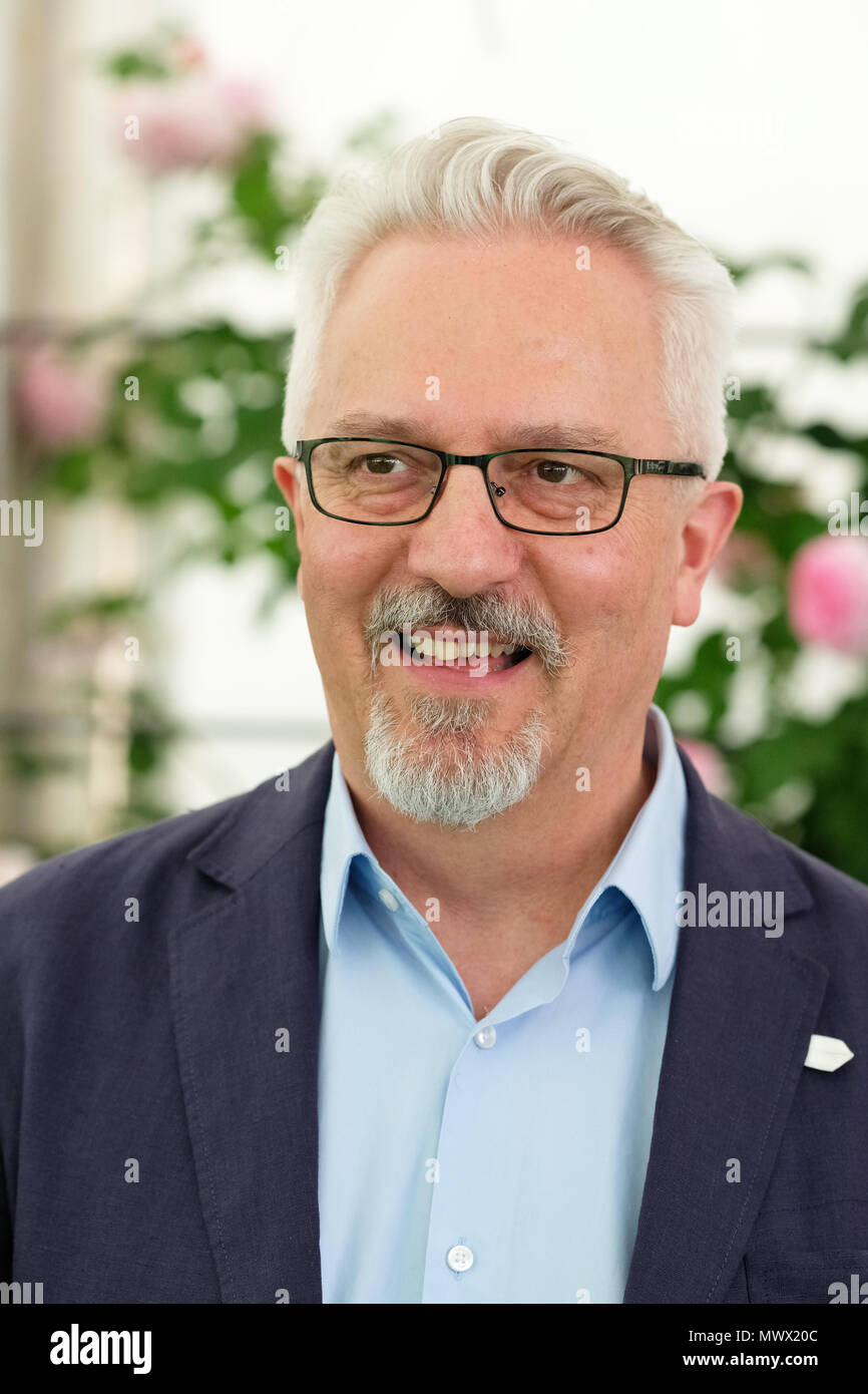 Das Heu, das auf Wye, UK. 2. Juni 2018. Alan Hollinghurst eine frühere Gewinner des Man Booker Prize an der Hay Festival - Foto Steven Mai/Alamy leben Nachrichten Stockfoto