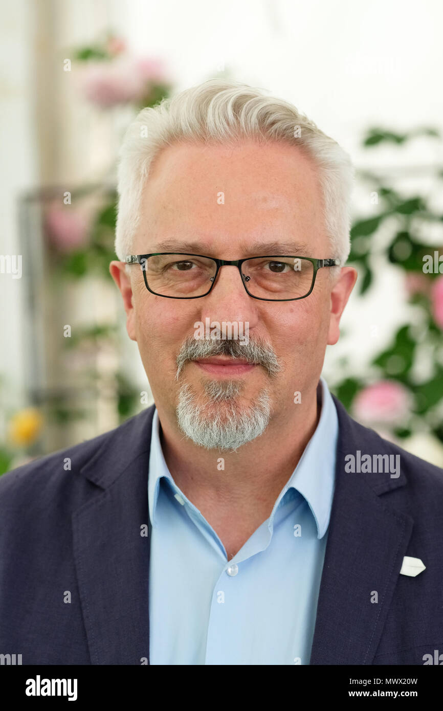 Das Heu, das auf Wye, UK. 2. Juni 2018. Alan Hollinghurst eine frühere Gewinner des Man Booker Prize an der Hay Festival - Foto Steven Mai/Alamy leben Nachrichten Stockfoto