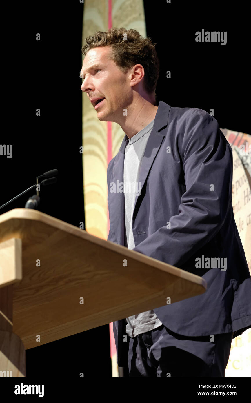 Hay Festival, Heu auf Wye, UK - Am Samstag, den 2. Juni 2018 - Benedict Cumberbatch liest einen Brief von Van Gogh während der Performance von Buchstaben Live 2018 - Foto Steven Mai/Alamy leben Nachrichten Stockfoto