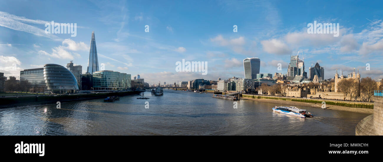 Stadt London und Shard Turm Panorama von der Tower Bridge, London, England, Vereinigtes Königreich, Europa Stockfoto