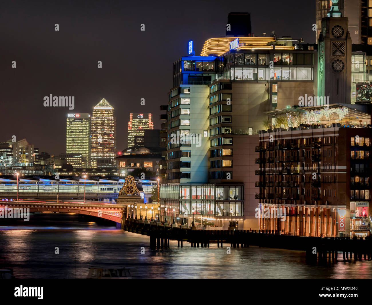 Blick auf Canary Wharf, Themse und Blackfriars Bridge, London, England, Vereinigtes Königreich, Europa Stockfoto